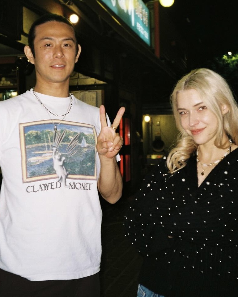 부부의 날 기념👩‍❤️‍👨워너비 부부 모음
5월 21일, ‘부부의 날’을 기념해 준비한 워너비 부부 4쌍! 지금 슬라이드를 넘겨 확인해보세요💕

1. 김무열 X 윤승아
2. 강개리 X 김세은
3. 김원중 X 곽지영
4. 빈지노 X 스테파니 미초바 이미지8