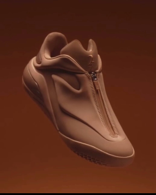 MVP의 발끝에서 빛난 컨버스🏆
샤이 x 컨버스 협업 농구화🏀아이템 체크!
샤이 길저스 알렉산더가 NBA MVP 수상과 함께 그의 시그니처 슈즈 컨버스 SHAI 001을 신고 코트 위에 섰습니다.
오클라호마시티 썬더 홈구장에서 열린 경기에서 MVP 트로피를 받았고 아내의 눈동자 색에서 영감을 받은 컬러로 디자인된 이 농구화를 신고 경기를 뛰었습니다.
발뒤꿈치에는 컨버스의 스타 로고, 텅에는 샤이의 시그니처 넘버 2가 새겨져 그의 아이덴티티를 담아냈습니다. 온코트와 오프코트를 모두 겨냥한 디자인으로 2025년 가을 정식 출시 예정입니다. 이미지3