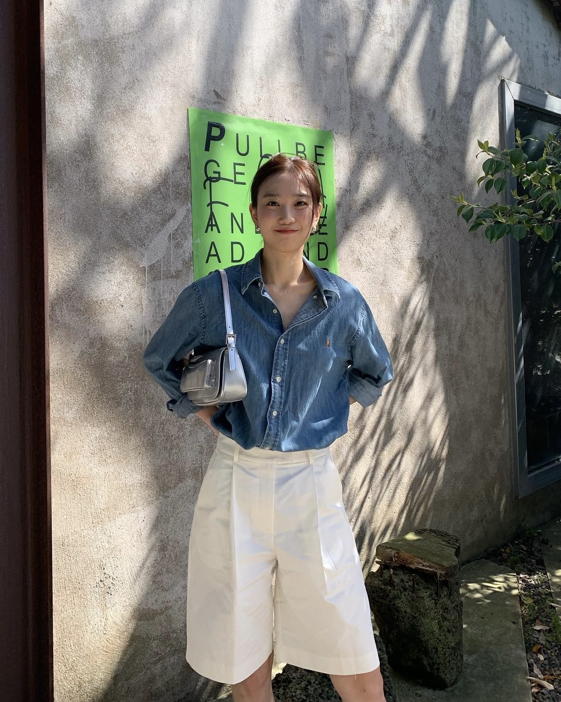 셀럽들의 버뮤다팬츠 스타일링 비법✨캐주얼룩부터 시크룩까지, 스타일링 완벽 가이드 ✅ 이미지