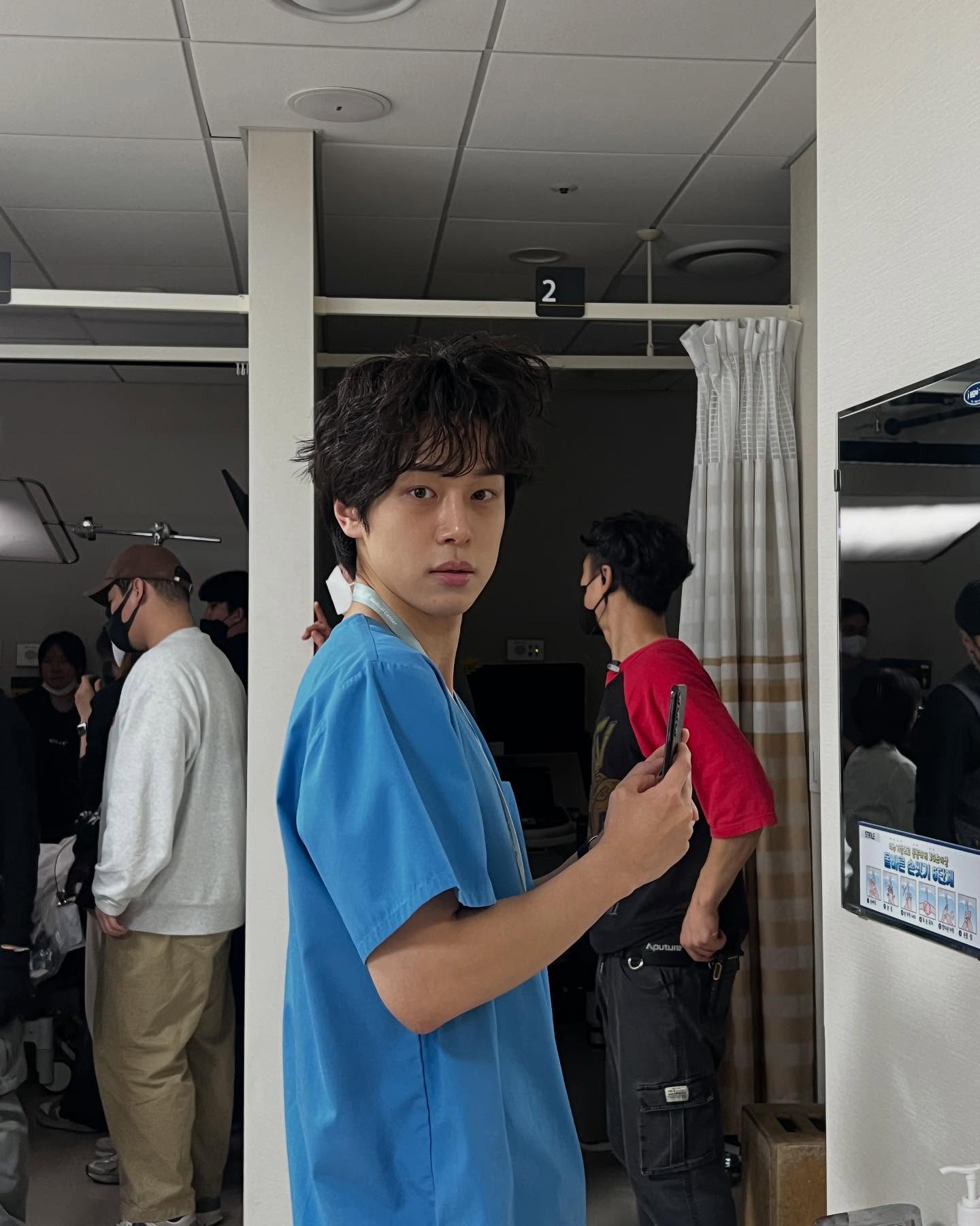 연하 남친 바이브🐶강유석

‘폭싹 속았수다’ 은명이부터 ‘언슬전’ 엄재일까지! 연기부터 춤까지, 반전 매력의 강유석은 강아지상 비주얼과 러블리한 미소로 ‘연하 남친 같다’는 반응이 쏟아지고 있죠.

지금 바로 슬라이드를 넘겨, 강유석의 매력을 확인해보세요💘 이미지6