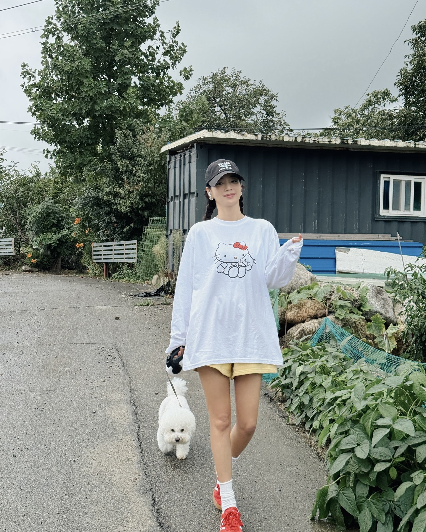 셀럽들이 사랑하는 키티룩💘👚
스타일링 팁, 지금 참고해보자 이미지5