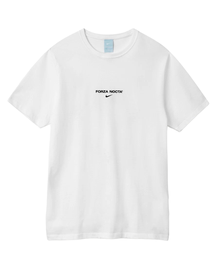 로꼬의 반팔 티셔츠 스타일👕
힙하게 입고 싶은 여름😎로꼬의 룩 참고!

1. 나이키 x 드레이크 녹타 에센셜 티셔츠
녹타와 나이키의 콜라보 제품입니다. 가슴 중앙의 ‘FORZA NOCTA’ 로고가 포인트입니다. 화이트 셔츠에 레터링이 되어 활용도가 높아 어떤 팬츠에도 잘 어울리는 아이템입니다.

2. 휴먼 메이드 x 베르디 걸스 돈 크라이 티셔츠
휴먼 메이드와 베르디가 협업한 하트 로고 티셔츠입니다. 여름철에 시원한 느낌을 줄 수 있는 반팔입니다.

3. 테켓 로케이션 티셔츠
빈티지한 컬러 조합과  레터링이 매력적인 반팔입니다. 로꼬처럼 루즈핏 데님이나 조거팬츠와 매치하면 힙하고 캐주얼한 느낌을 살릴 수 있는 아이템입니다.

4. 언더커버 x 베르디 티셔츠
언더커버와 베르디의 귀여운 감성이 결합된 그래픽 티셔츠입니다. 베르디의 캐릭터가 포인트를 주고 캐주얼한 무드를 살릴 수 있습니다. 이미지3