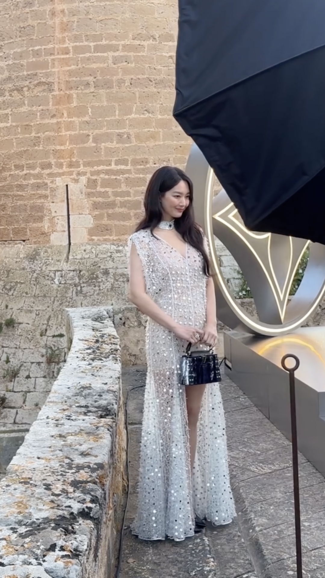 언니만 보여👀
스팽글 드레스보다 더 반짝이는, 그저 빛 민아언니✨ 이미지