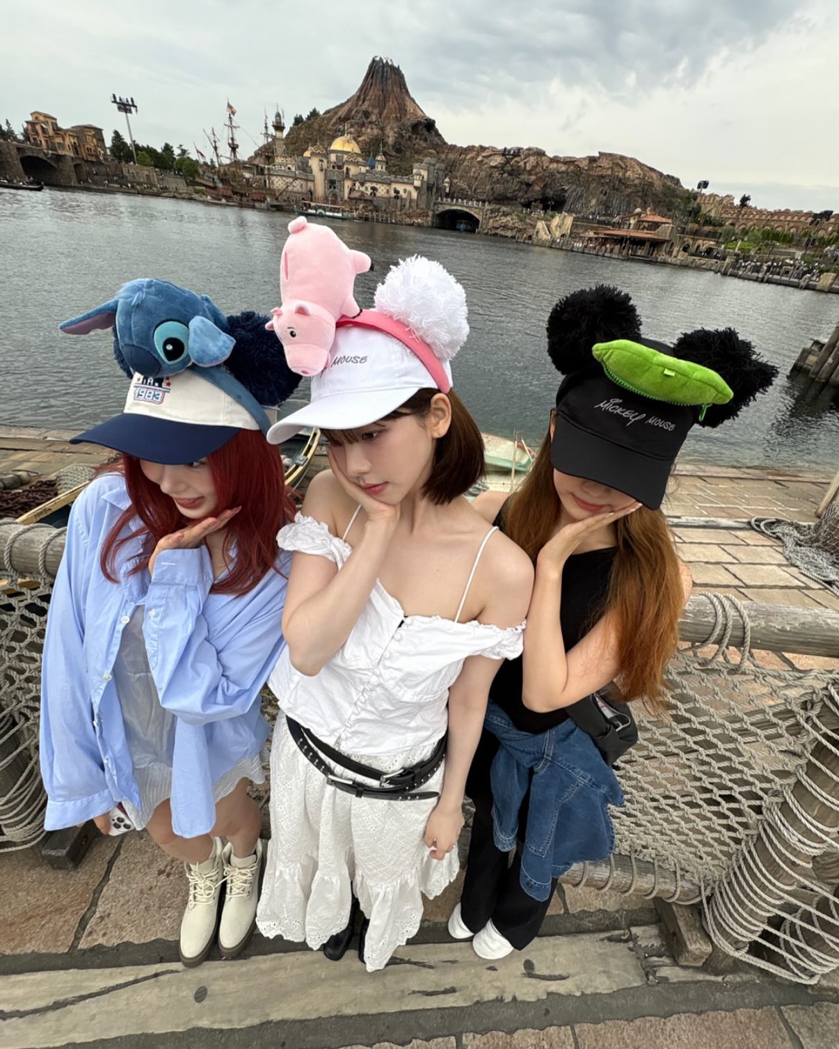 3인 3색 에스파 놀이공원 룩🎢
캐주얼부터 러블리까지, 취향저격 꾸안꾸 코디💙 이미지