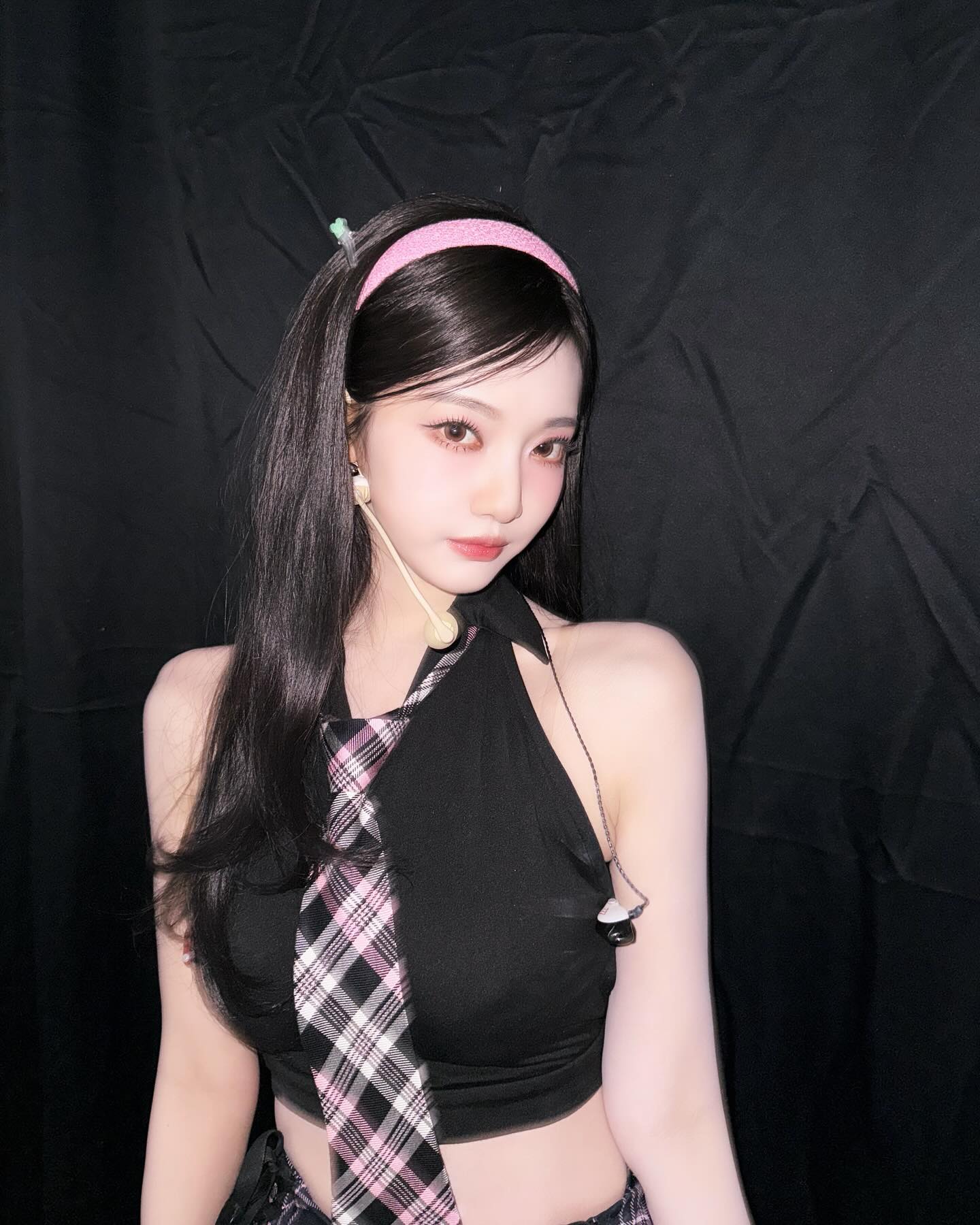 직각 어깨로 말할게요🖤
누가 어깨로 시선 다 끌었게?! 직각 어깨 소유자 총정리👑✨
 이미지