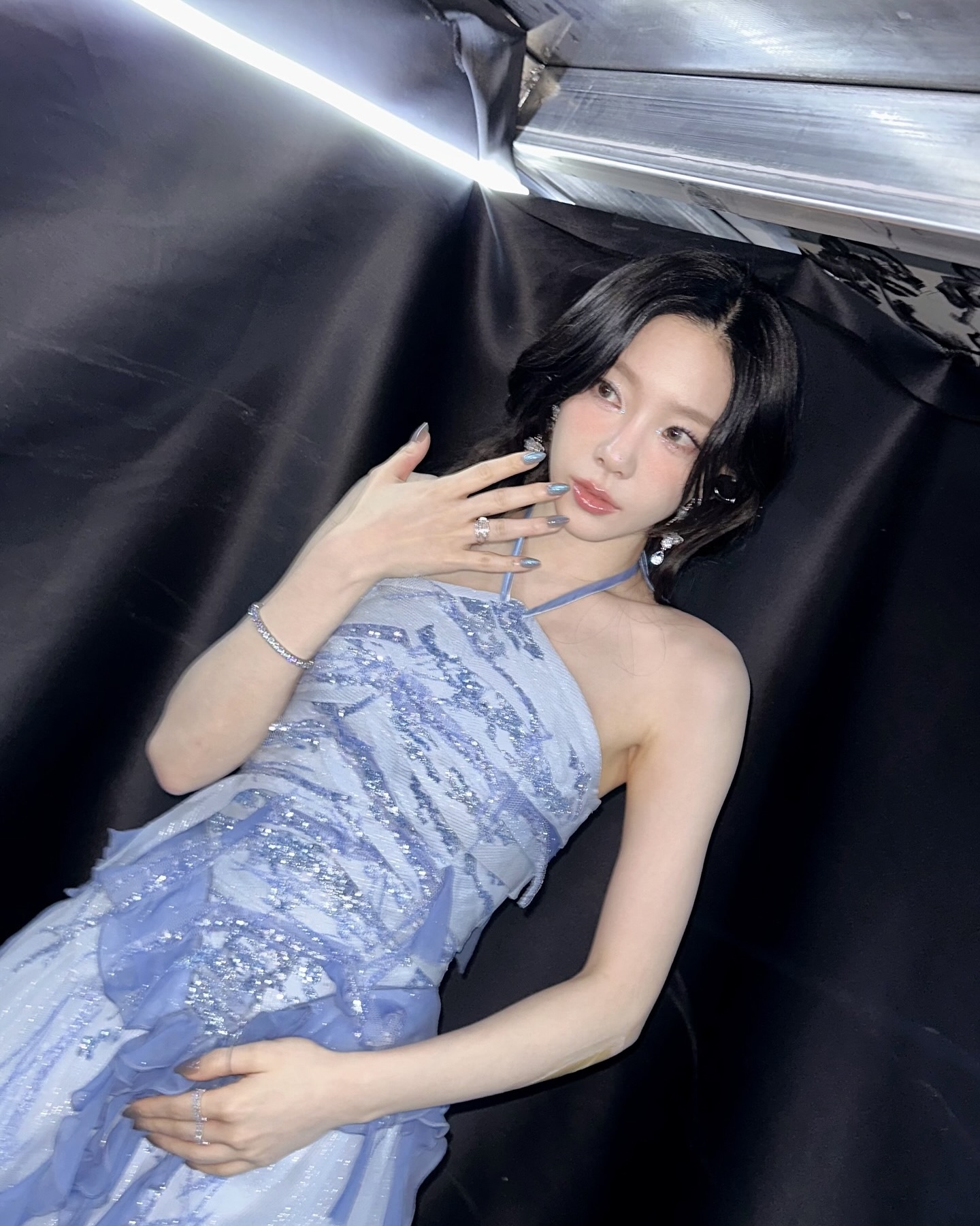 직각 어깨로 말할게요🖤
누가 어깨로 시선 다 끌었게?! 직각 어깨 소유자 총정리👑✨
 이미지8