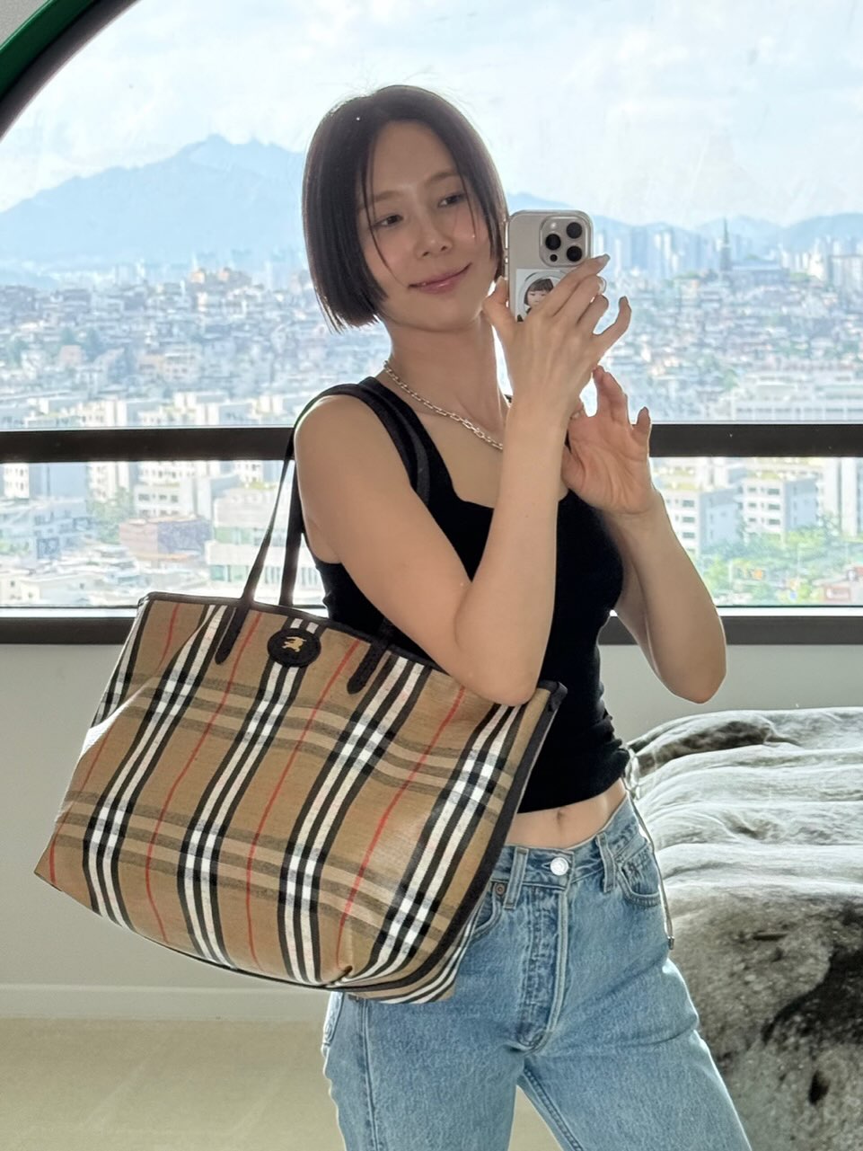 핫걸 코디 공식 = 나시 + 데님👖
기본템만으로 완성하는 올여름 스타일링❤️‍🔥 이미지2
