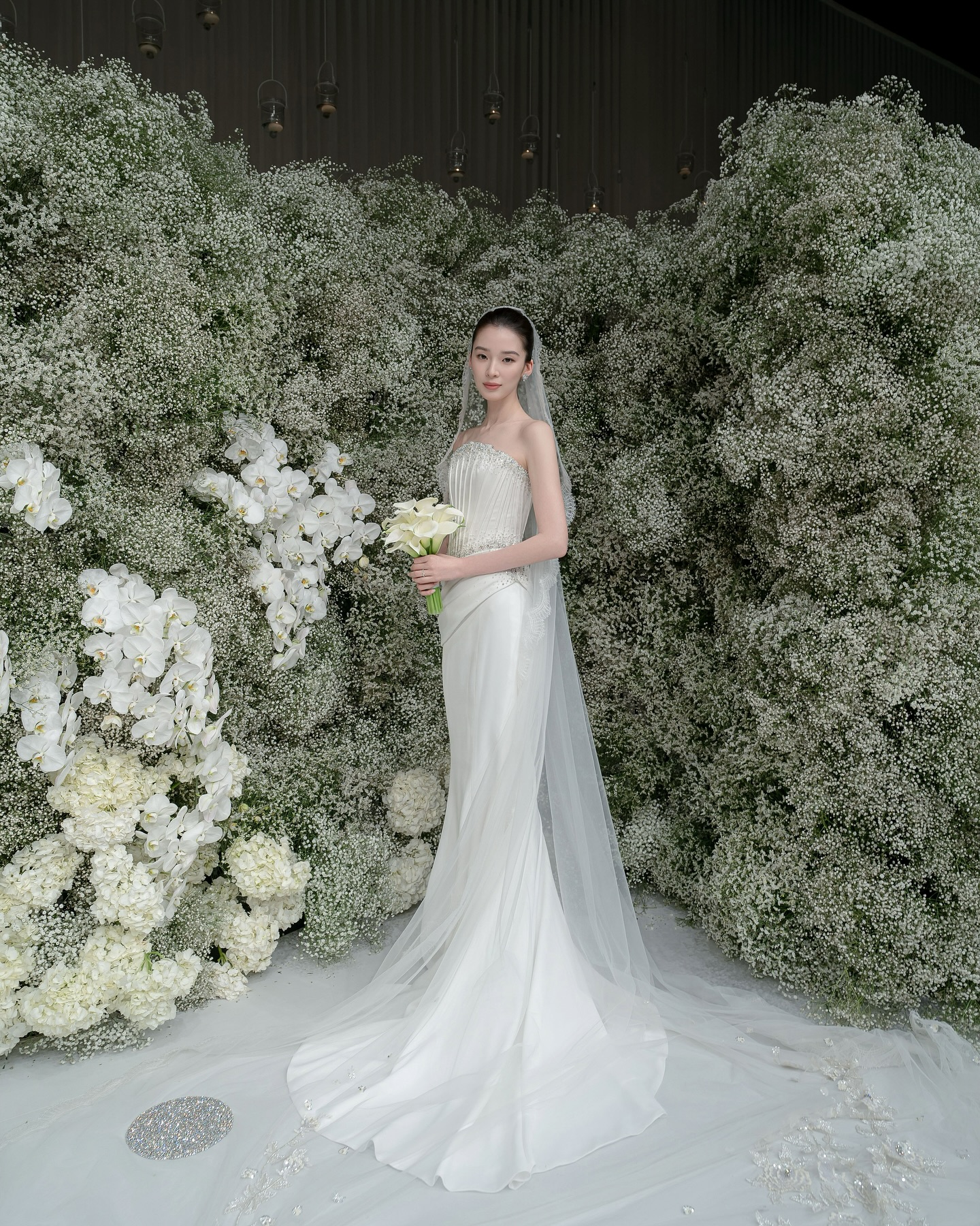 드디어 새 신부가 된 아이린👰🏻‍♀️
결혼식 속 골져스한 순간들✨ 이미지3