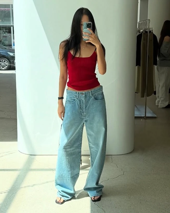 핫걸 코디 공식 = 나시 + 데님👖
기본템만으로 완성하는 올여름 스타일링❤️🔥 이미지6