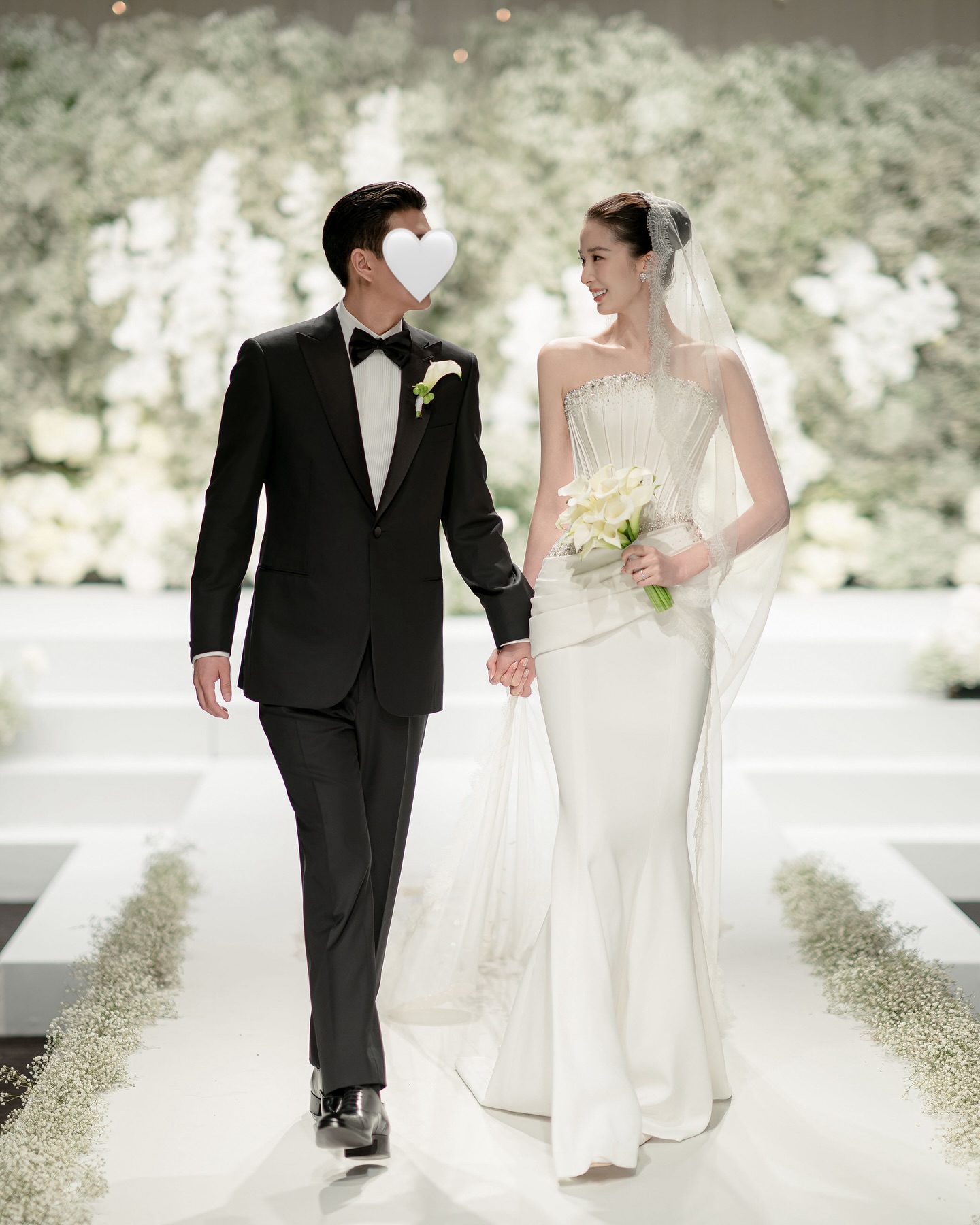 드디어 새 신부가 된 아이린👰🏻‍♀️
결혼식 속 골져스한 순간들✨ 이미지7