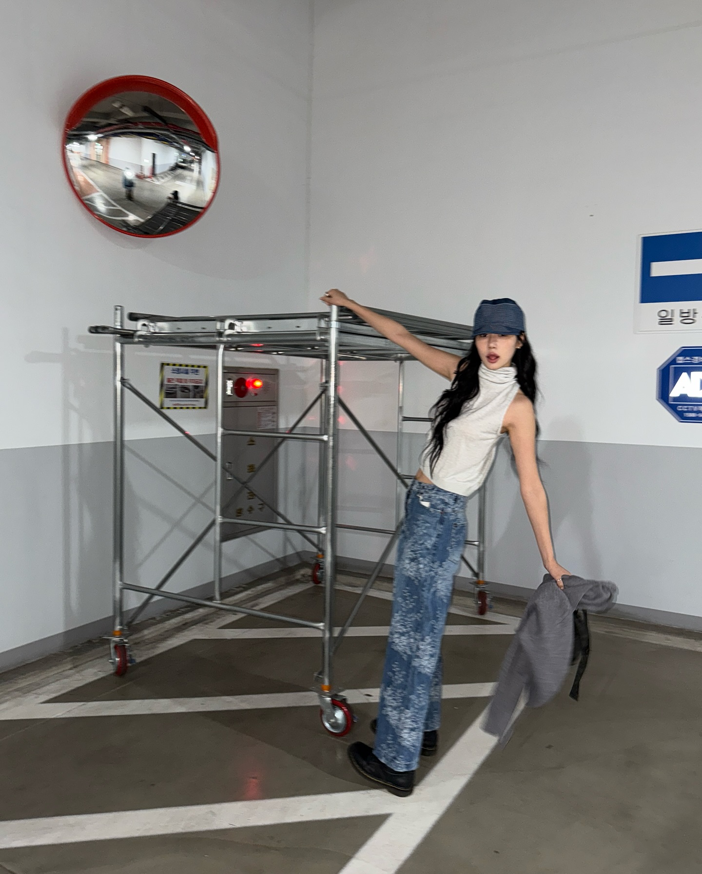 핫걸 코디 공식 = 나시 + 데님👖
기본템만으로 완성하는 올여름 스타일링❤️‍🔥 이미지5