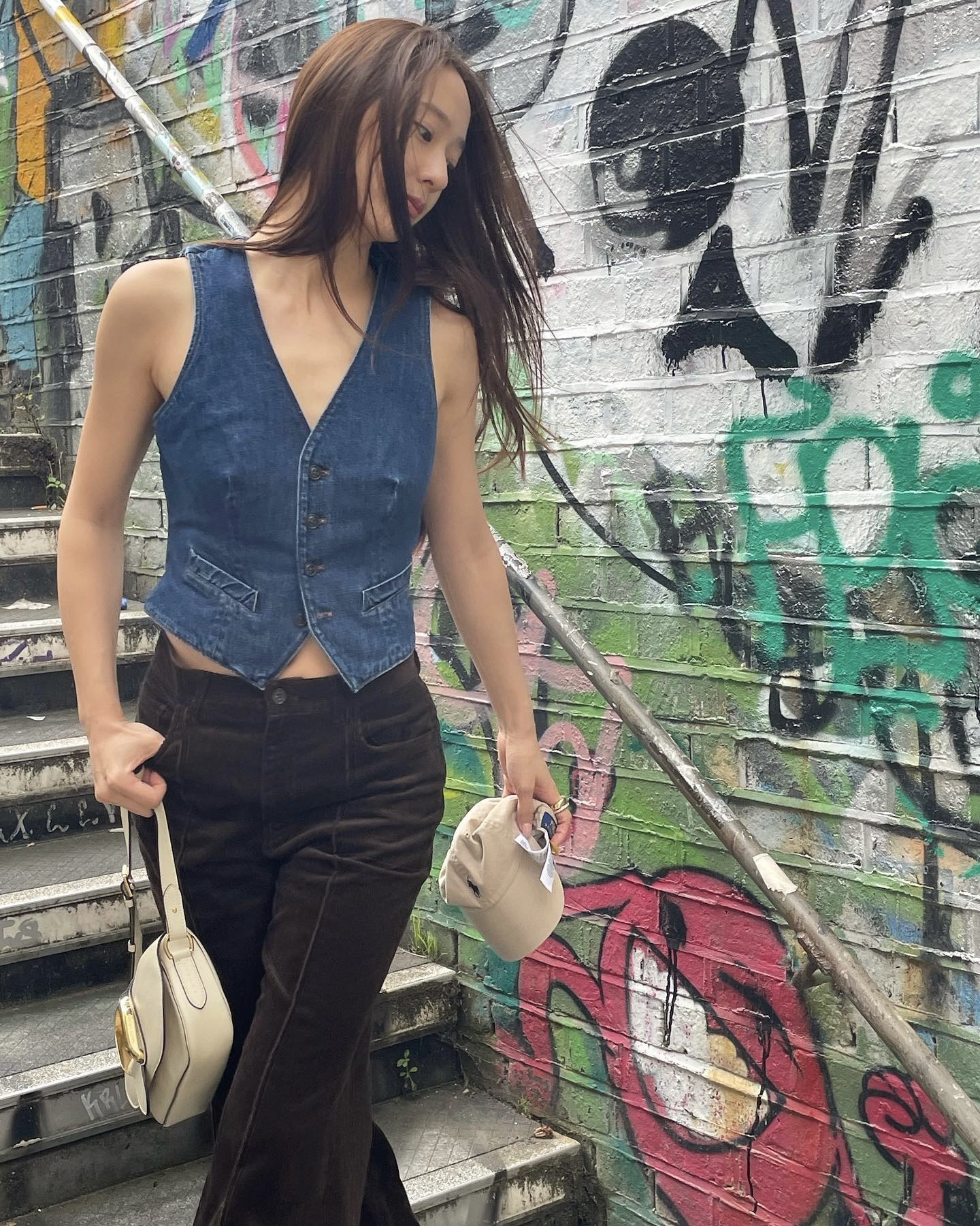 조끼 하나면 여름 룩 완성✨ 이미지