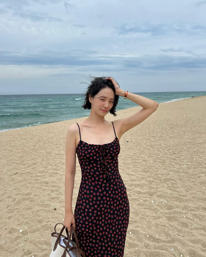 플라워 원피스 고민 중??🌼👗
여리여리 분위기에 플라워 룩 센스 배워보세요🌻 이미지2