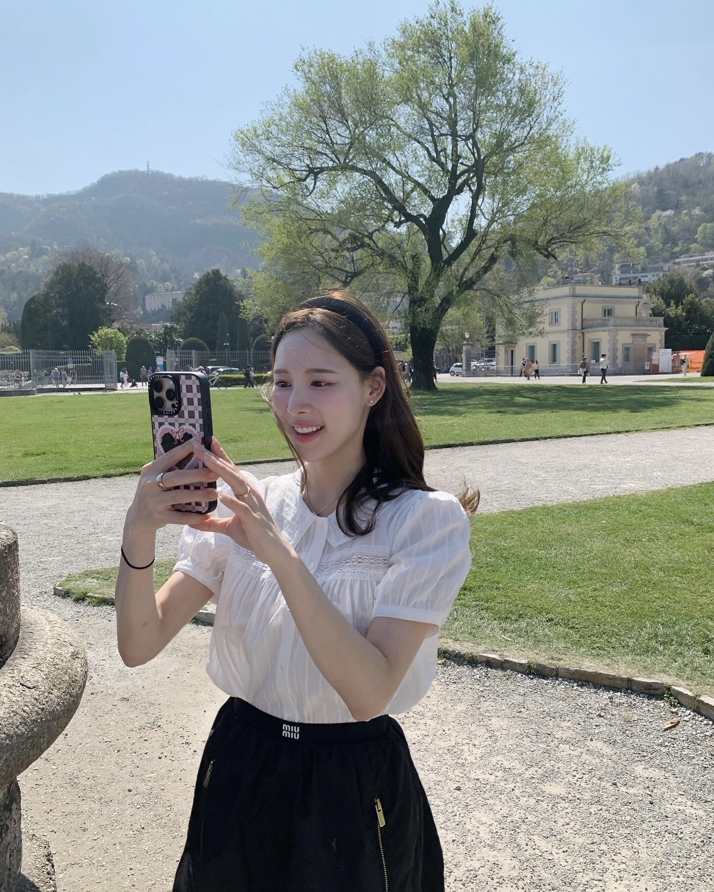 요즘 셀럽들 사복 이렇게 입더라✨
지금 바로 따라 입고 싶은 에겐녀스타일 이미지