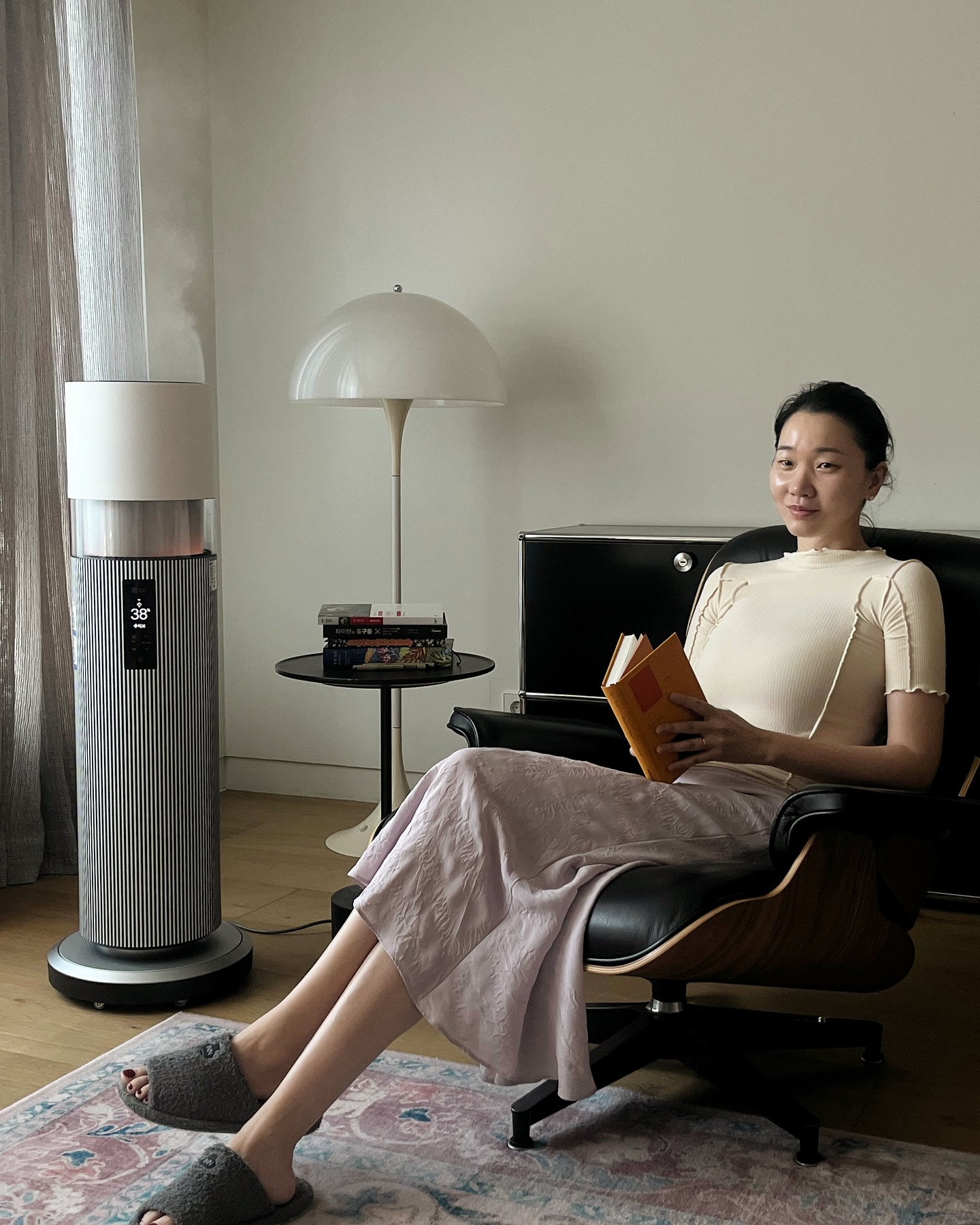 요즘 뜨는 셀럽들 다 무쌍이라며❓

최근 들어 무쌍을 지닌 셀럽들이 주목받고 있는데요. 화려한 유쌍과는 달리, 퓨어하고 청순한 분위기를 자아내는 무쌍은 다양한 스타일의 마스크를 소화할 수 있어 많은 이들의 사랑을 받고 있습니다.

과연, 청순한 무쌍 매력을 가진 셀럽들은 누구일지 지금 슬라이드를 넘겨 확인해보세요!✨

1. 김다미
2. 신시아
3. 슬기
4. 김고은
5. 장윤주 이미지