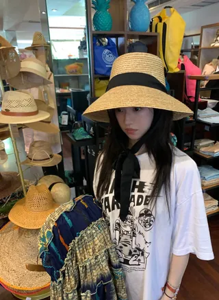 발리미녀의 정체는?
절세미인 고윤정, 장군보이스에 초딩텐션까지💛
이미지