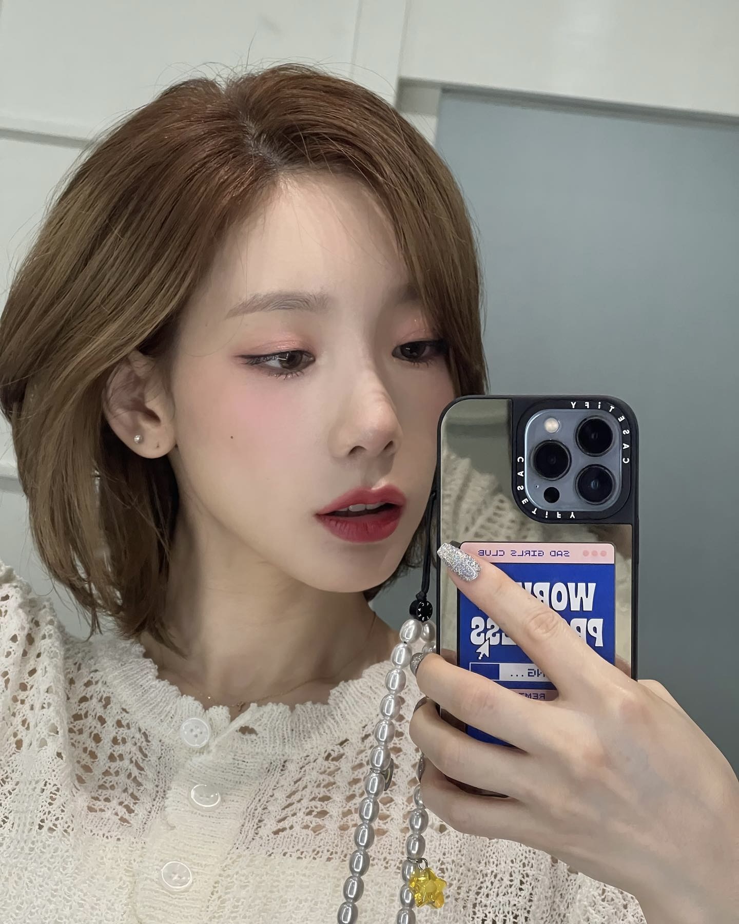 새 스타일? 염색이 답이지💇🏻‍♀️🤎
웜쿨 모두Ok, 홍조에도 찰떡인 브라운 컬러 참고해보세요✔️ 이미지