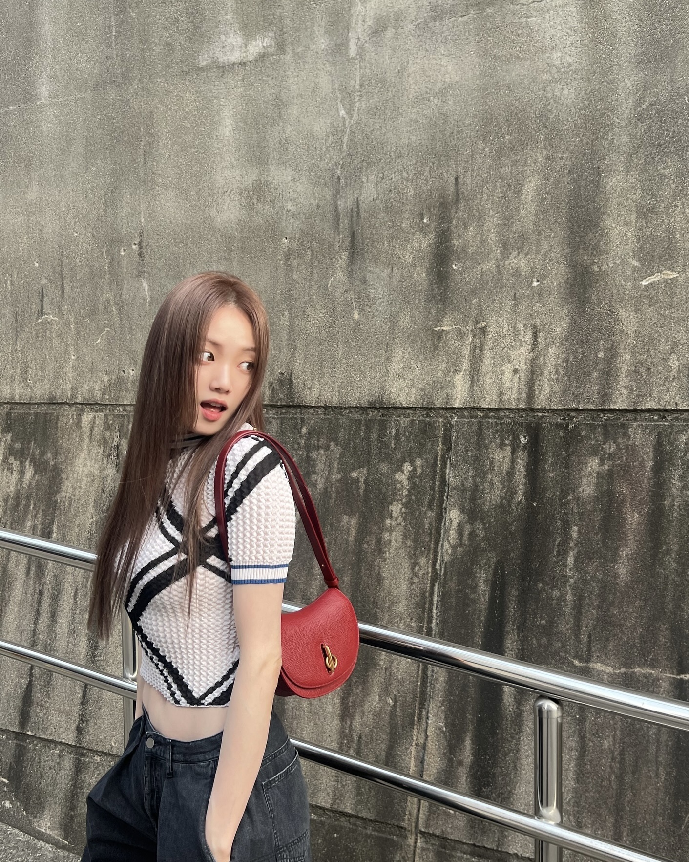 새 스타일? 염색이 답이지💇🏻‍♀️🤎
웜쿨 모두Ok, 홍조에도 찰떡인 브라운 컬러 참고해보세요✔️ 이미지