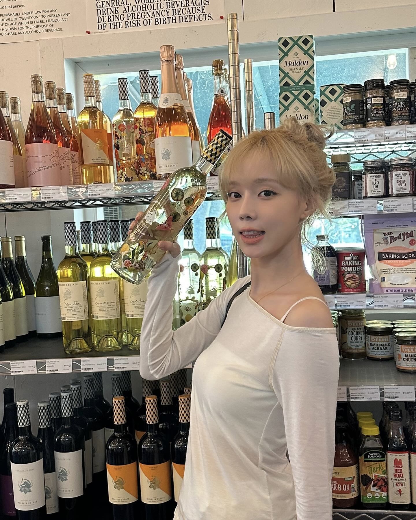양쪽 다 가릴 필요 없어😉🪄
한쪽만 가려도 충분히 매력적이니 꼭 참고해보세요✔️ 이미지