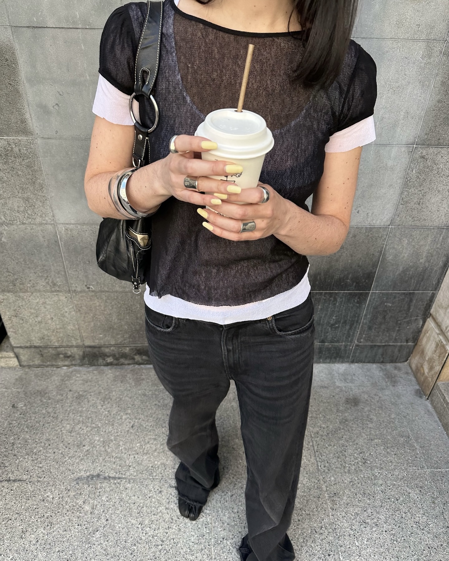 블루는 잠깐 쉬어가요...👖🖤
톤 다운된 데님이 필요한 순간, 흑청이 정답
이미지2