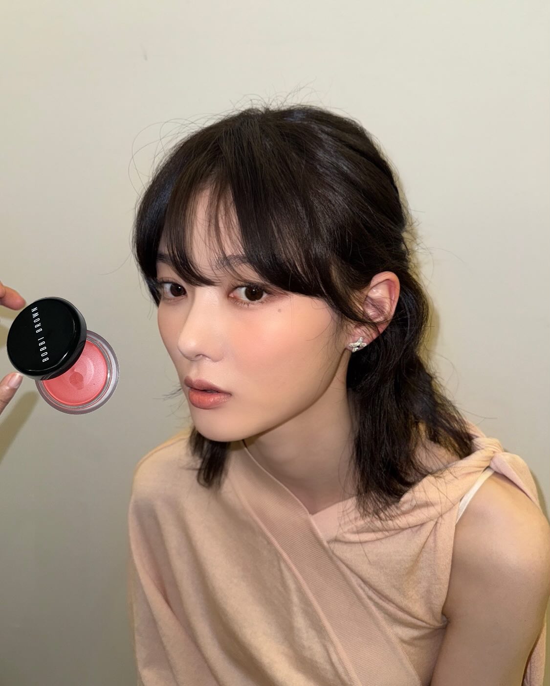 김유정 중단발 미쳤나봐(P)🍀
머리 자르고 레전드 찍은 김유정의 뉴 헤어스타일✨ 이미지5