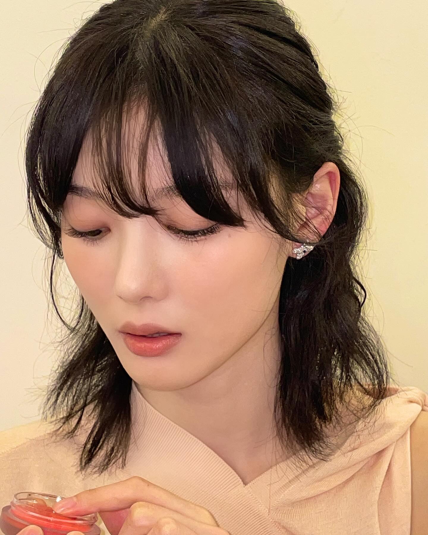 김유정 중단발 미쳤나봐(P)🍀
머리 자르고 레전드 찍은 김유정의 뉴 헤어스타일✨ 이미지8