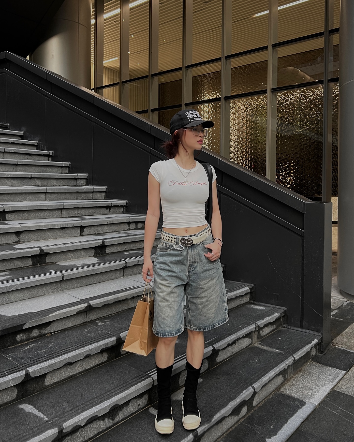 볼캡과 벨트는 필승조합🖤
하나만 하기 아쉬우니까, 둘 다 해서 포인트 챙기자 ✨ 이미지4