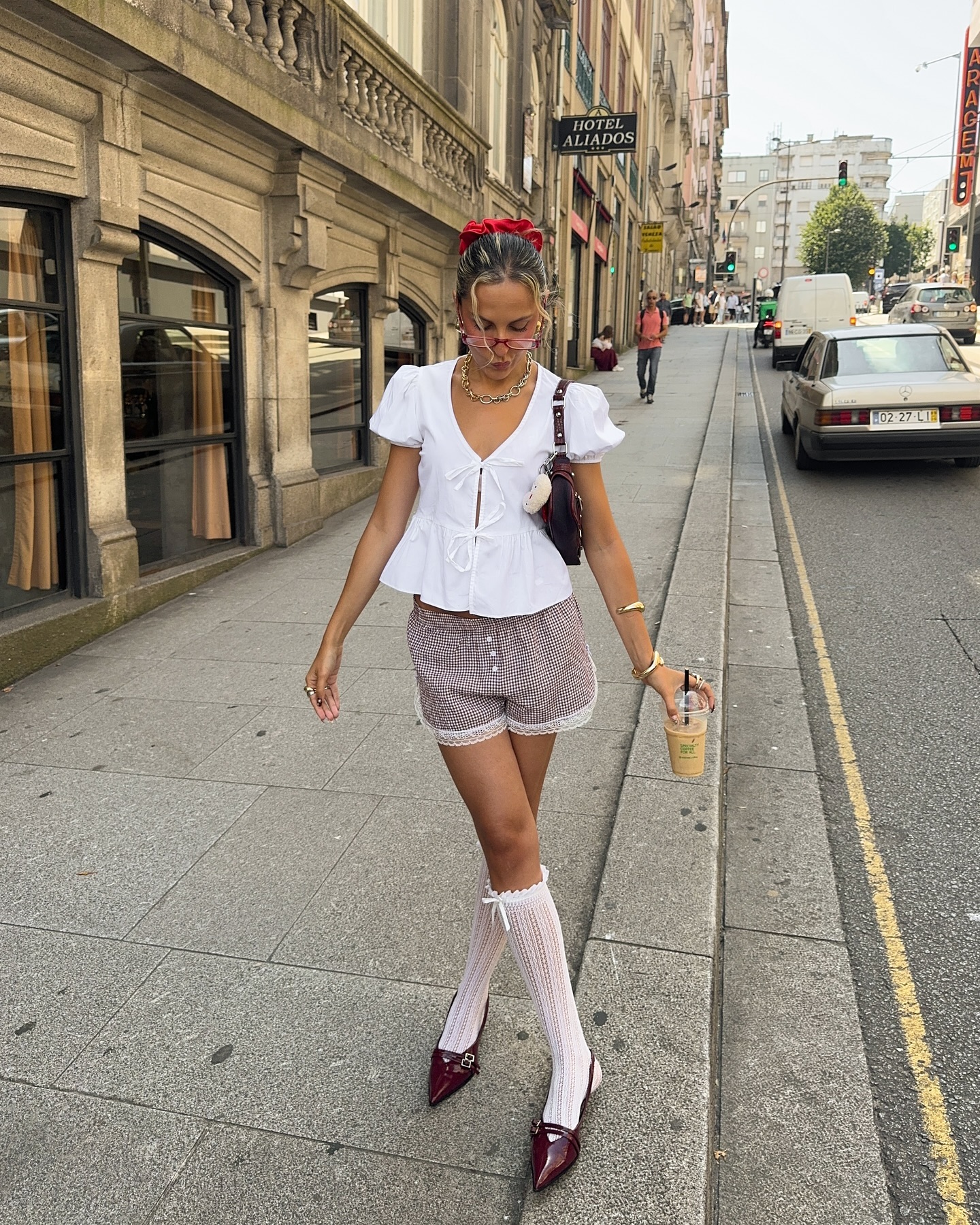 셀럽픽 여름 패턴은 깅엄체크🍒
보기만 해도 기분 좋아지는 레드와 체크 조합🤍
 이미지5