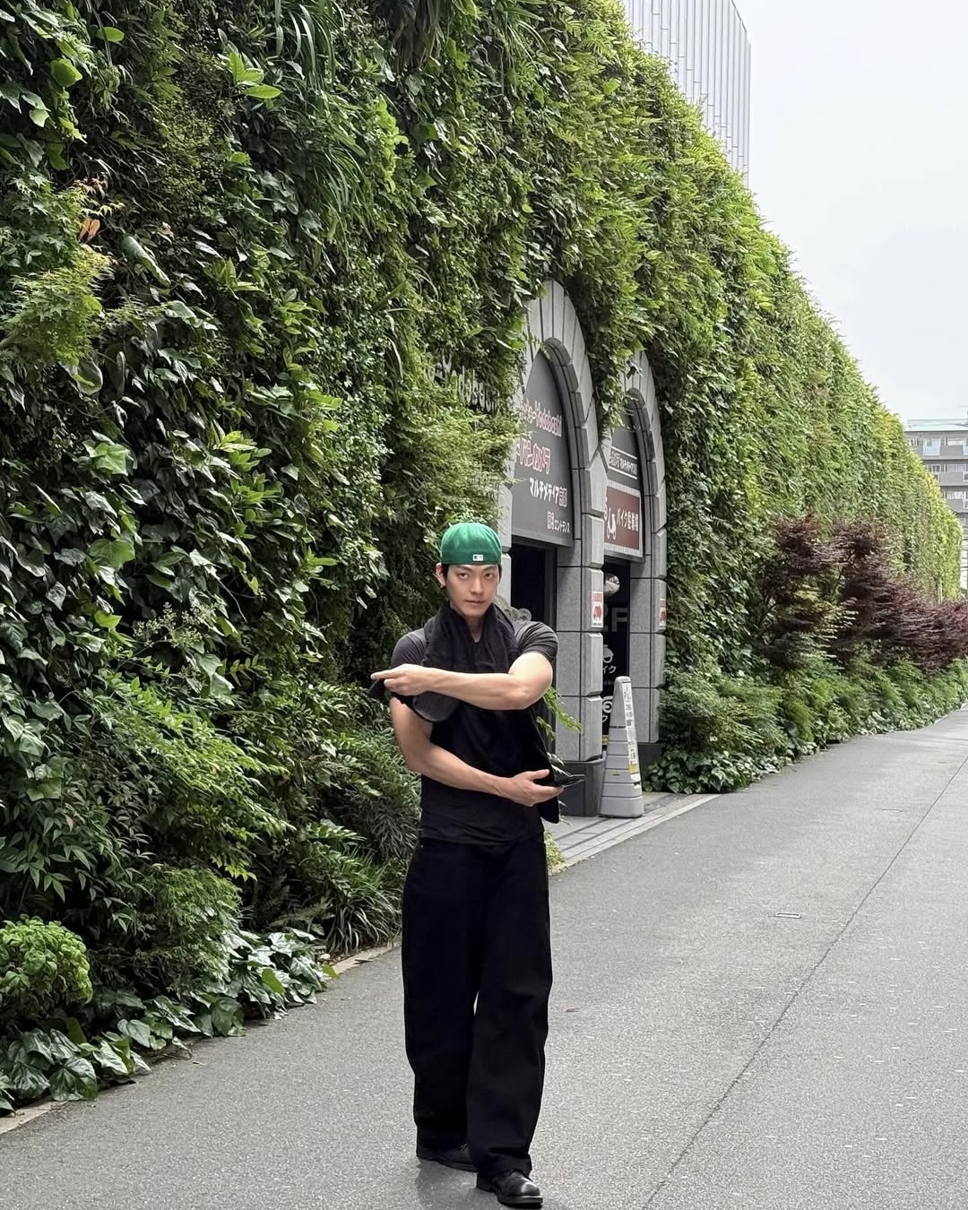 뉴에라는 뒤로 쓰세요🧢 이미지7