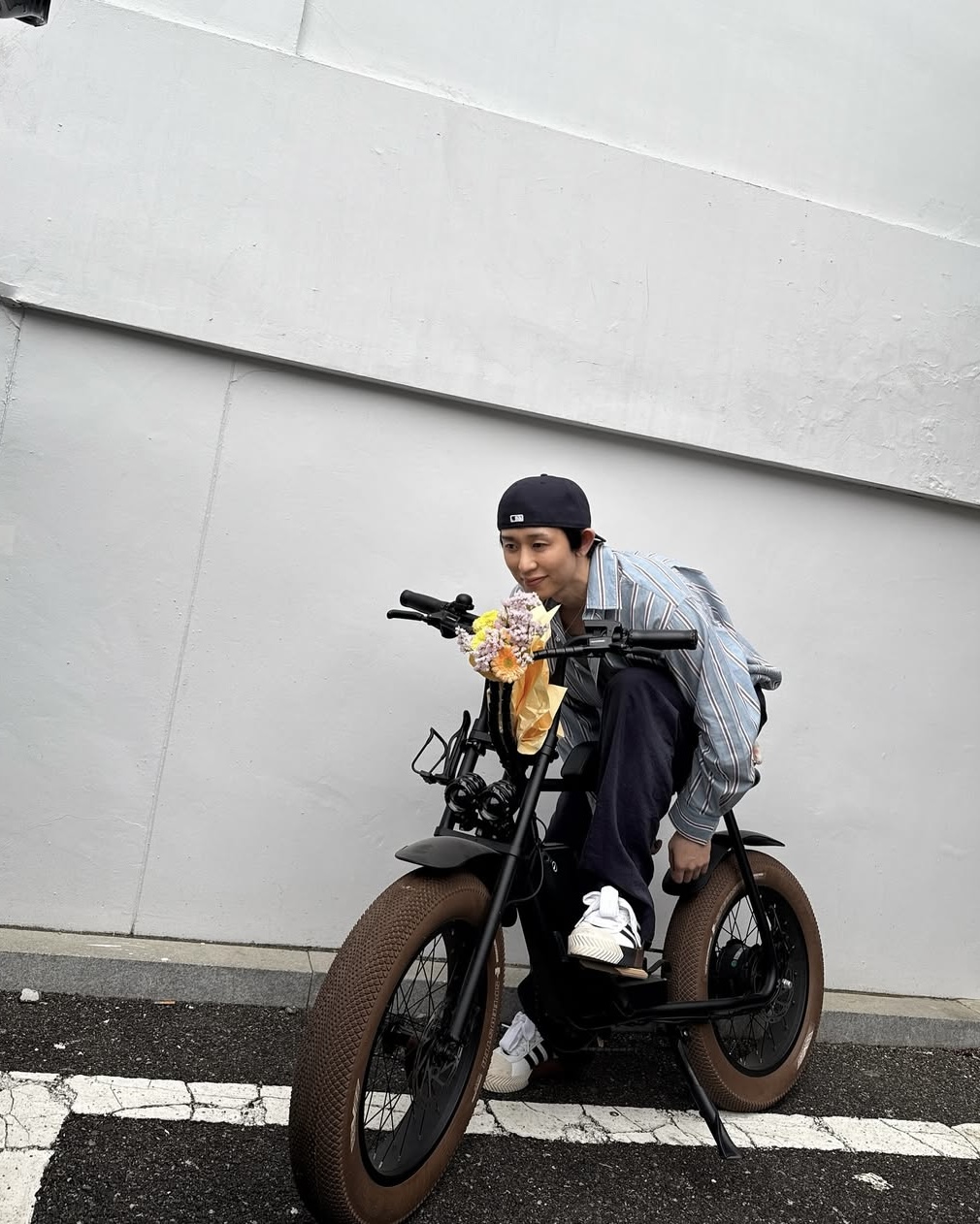 뉴에라는 뒤로 쓰세요🧢 이미지2