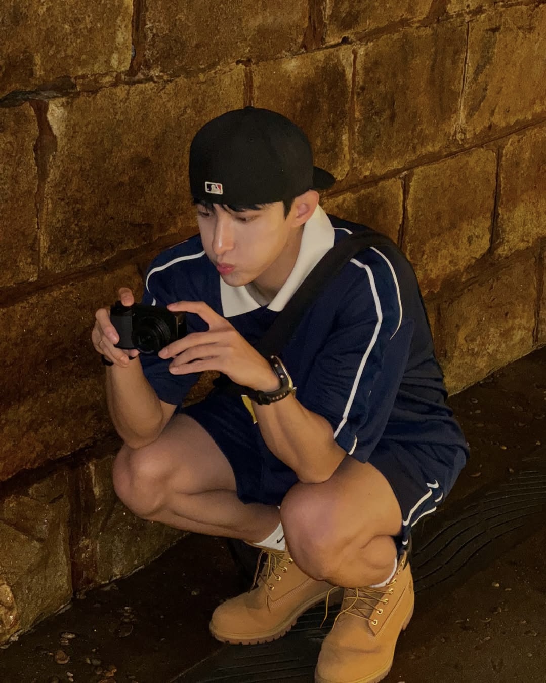 뉴에라는 뒤로 쓰세요🧢 이미지5