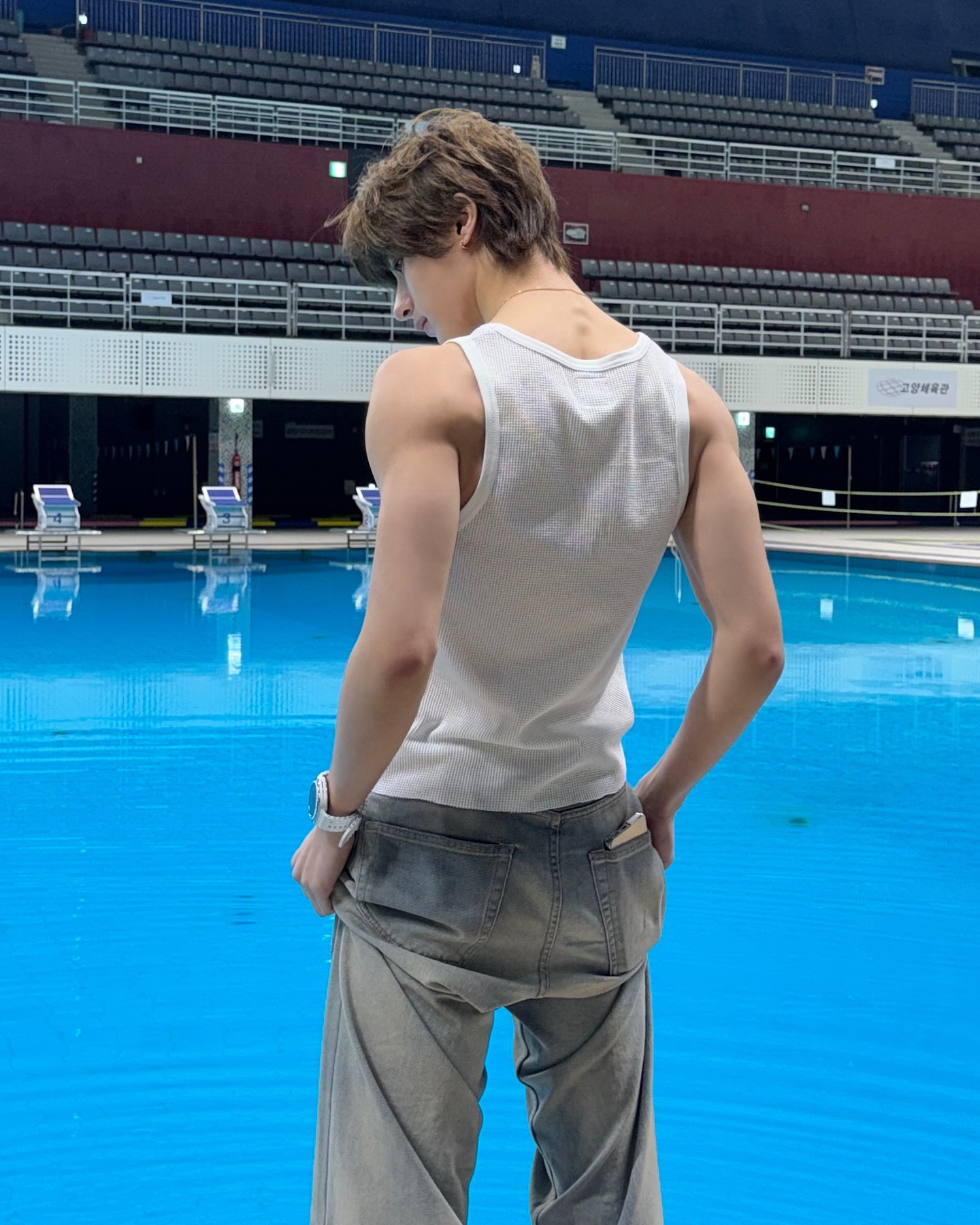 수영 앤톤 진짜 너무 좋아🤦🏻‍♀️

최근 라이즈의 앤톤은 첫 정규 앨범 인트로 필름 촬영 당시의 수영 비하인드 컷을 공개했습니다. 과거 수영선수 출신답게, 능숙한 수영 실력을 뽐냈는데요.

무엇보다도 청초한 외모와는 또 다른 반전 피지컬로 많은 이들의 마음을 사로잡고 있습니다.

지금 바로 슬라이드를 넘겨, 앤톤의 반전 매력을 확인해보세요! 🏊‍♂️🤍 이미지5