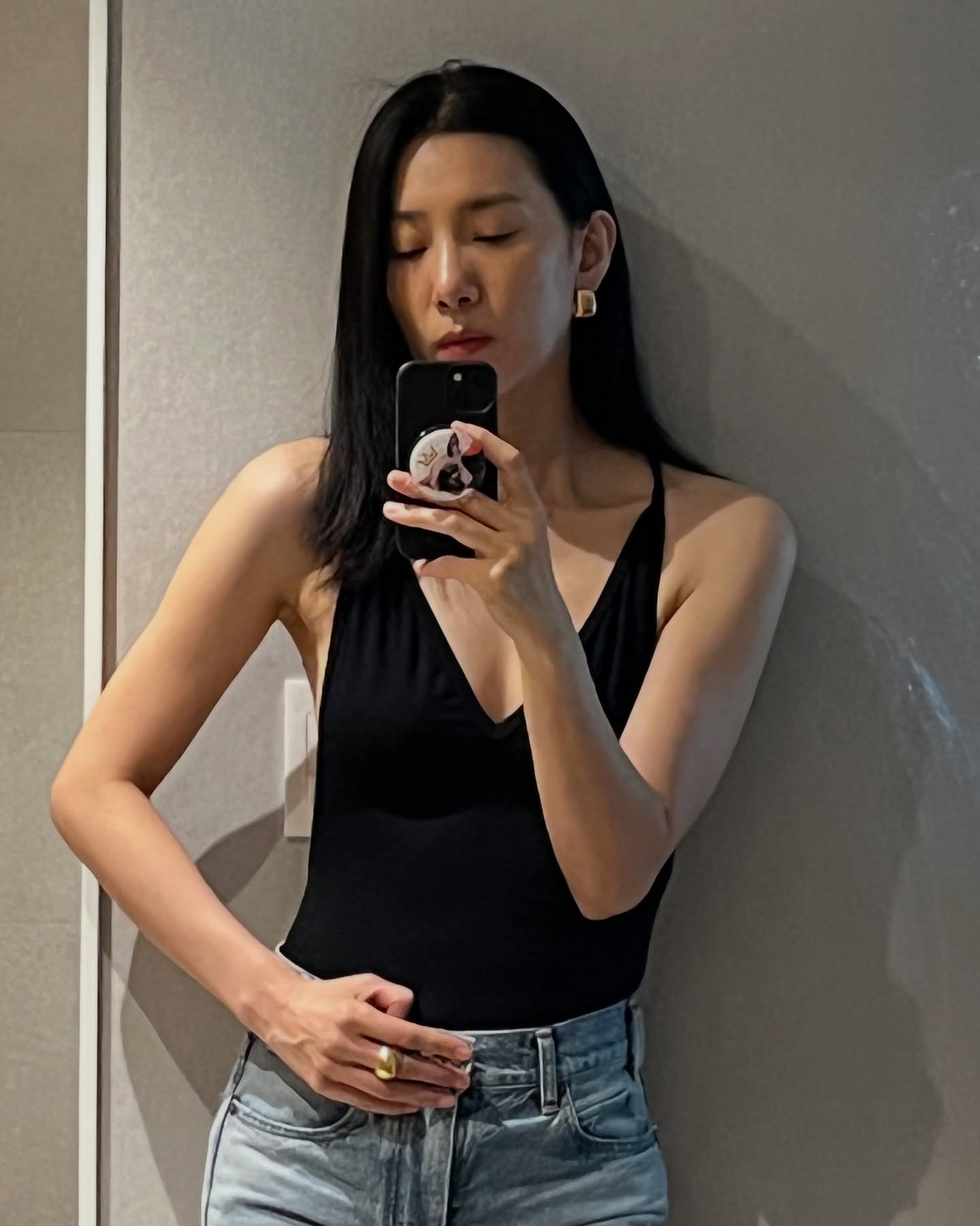 여름 휘뚤마뚤템🖤블랙 민소매
땀 걱정 없는 여름 @필수템✨ 이미지