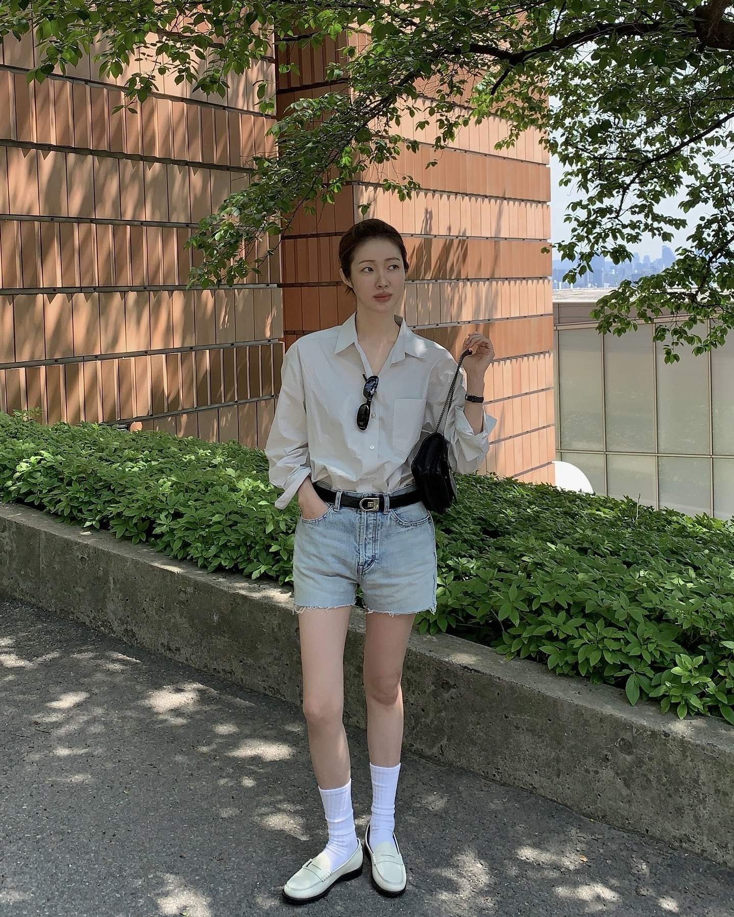 긴바지 넣고 반바지 입자💁🏻‍♀️🖤
차정원처럼 입고 싶다면, 참고하여 복붙하세요✔️ 이미지