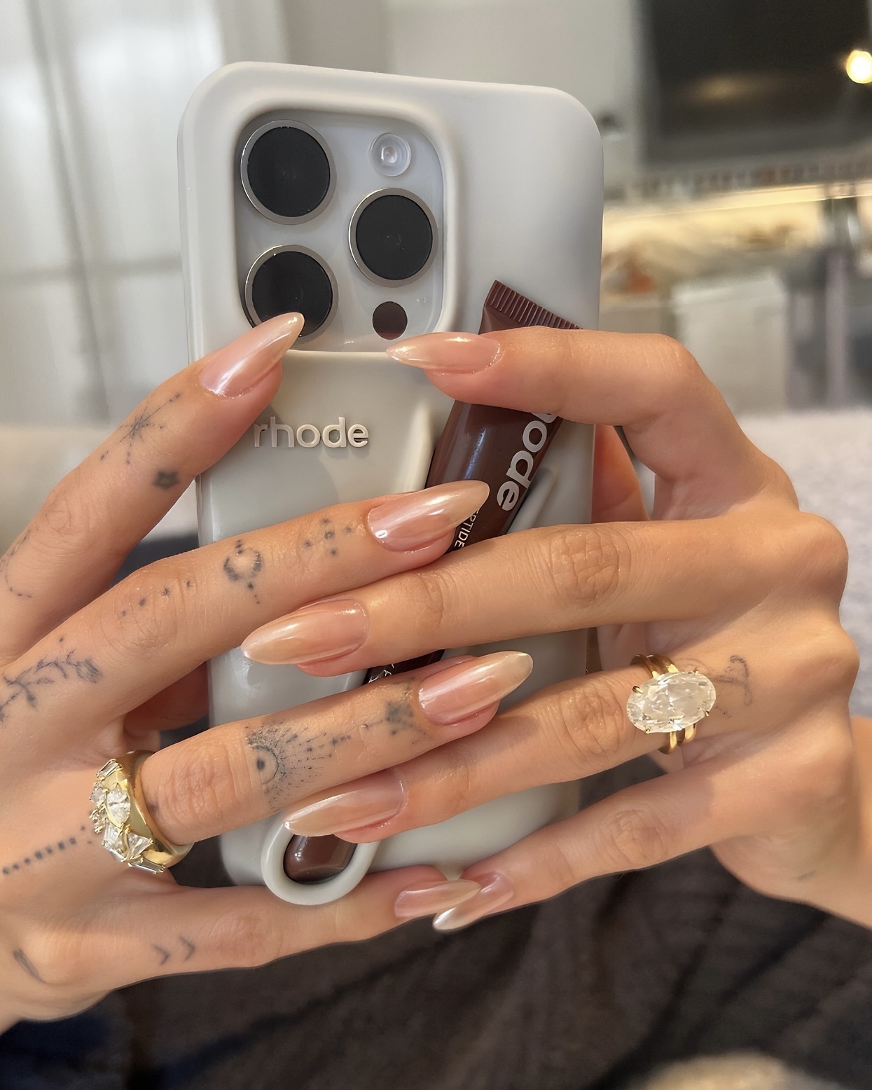 헤일리비버 네일 손민수✨
네일 샵 갈 때 이 사진 들고 가면 실패 없는 선택💅 이미지6