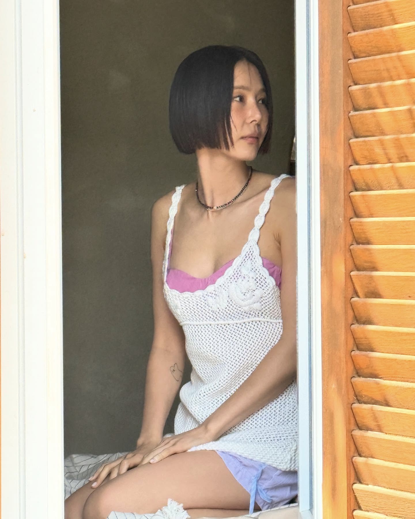 할머니 옷 아니구 요즘 느좋템🧶🌻
셀럽들이 먼저 입은 크로셰, 따라해볼까요? 이미지