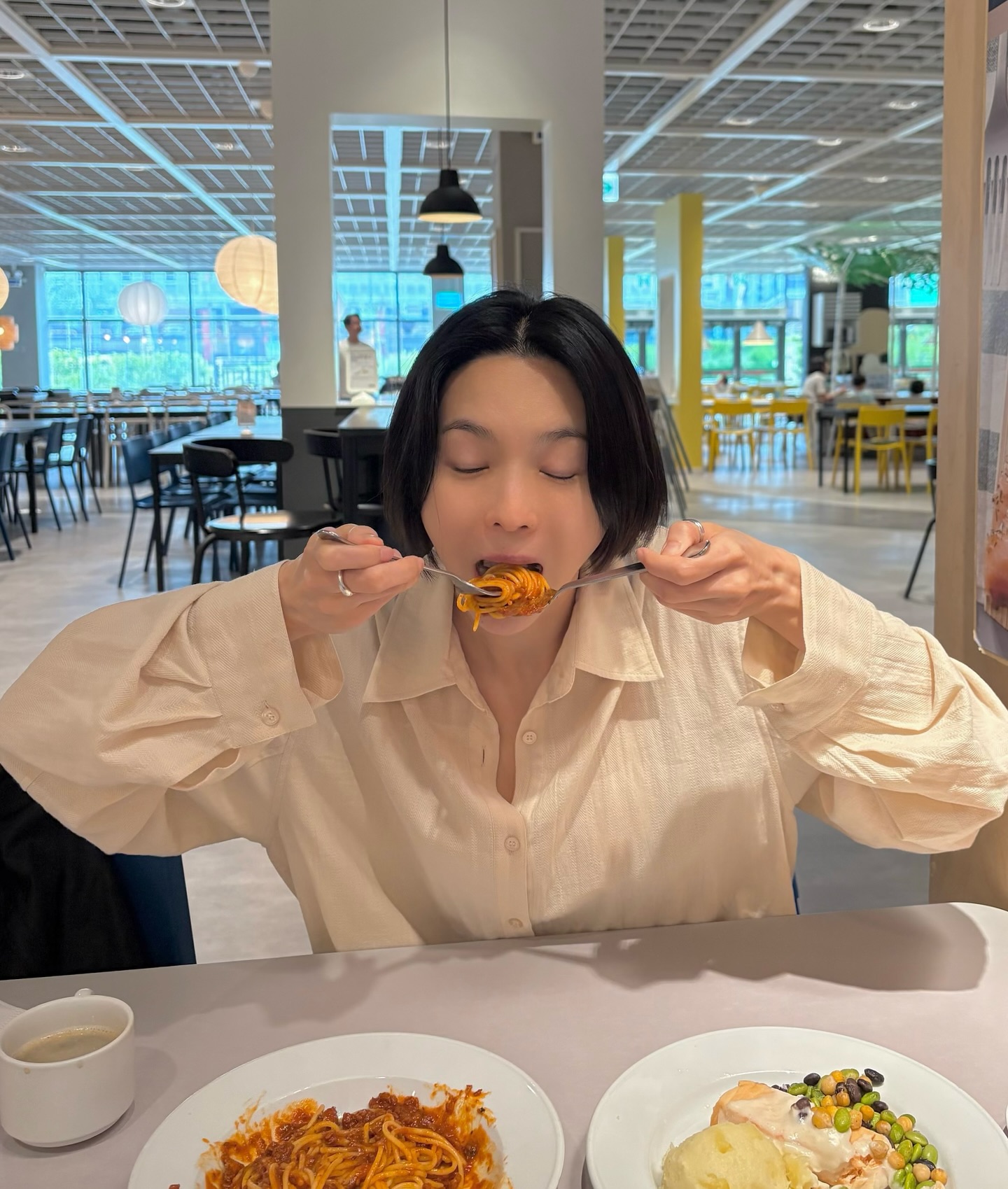 이번 주말은 삼각지 코스 어때❓

요즘 뜨는 핫플 하면 단연 삼각지죠! 김수미가 직접 방문해 추천한 삼각지 코스를 소개할게요.❤️

1. 타파코파(TAPACOPA)
- 서울특별시 용산구 한강대로54길 29, 스페인 음식점

2. 모센트(MOSCENT)
- 서울 용산구 한강대로52길 25-14, 카페

3. 현선이네
- 서울 용산구 한강대로39길 2-13, 떡볶이집 이미지