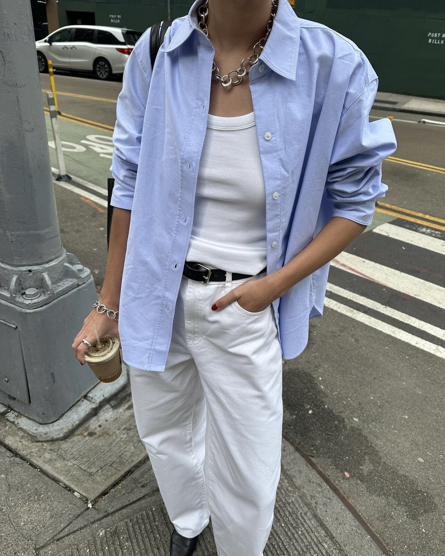 출근할 때마다 고민된다고?🤔👖
화이트 팬츠 하나로, 일주일 코디 완성하세요🤍 이미지3