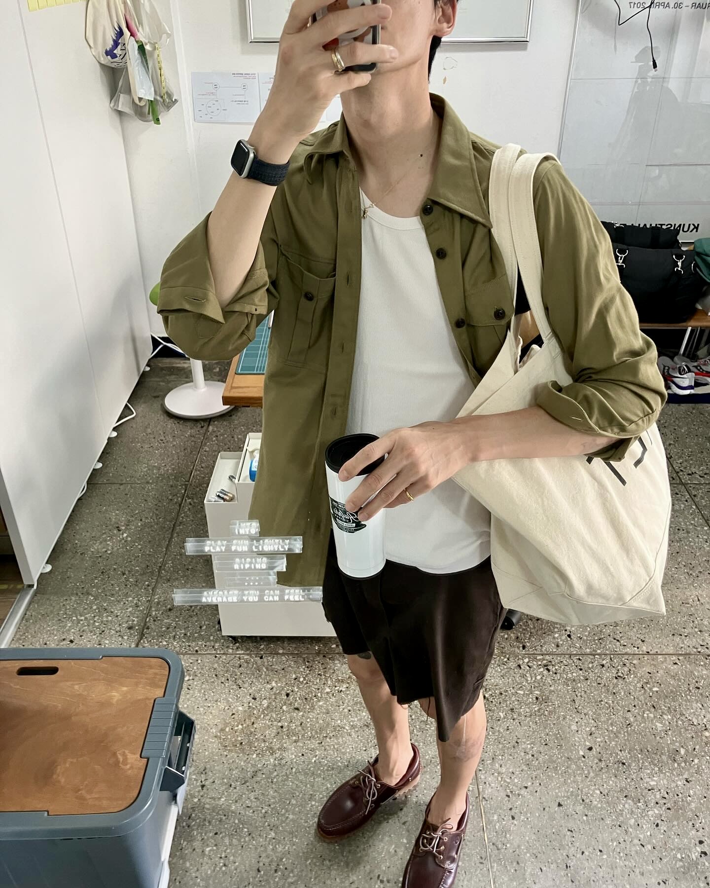 여름에도 느낌있게! 셔츠와 반바지 코디 👔🩳 이미지