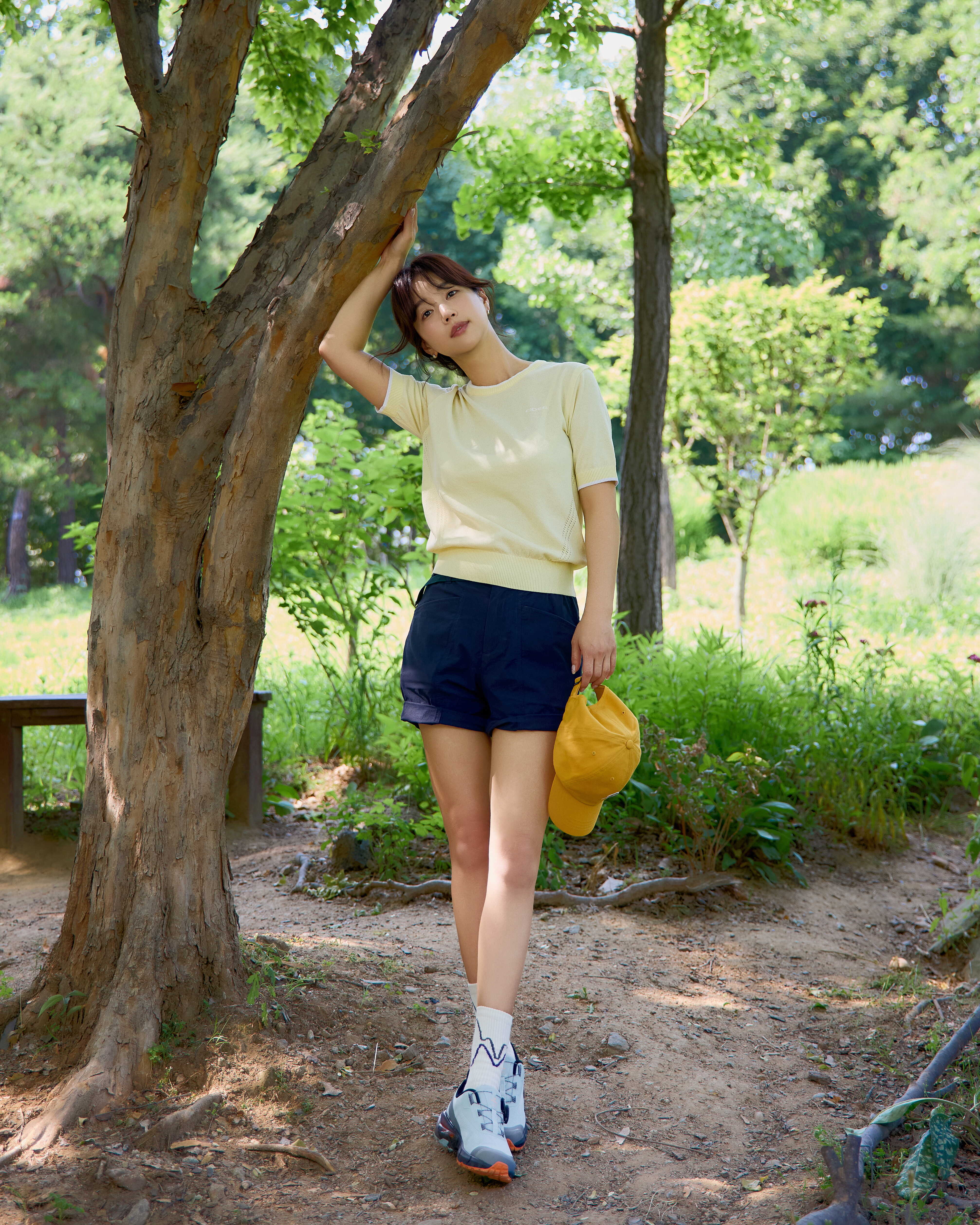 요즘 이 언니가 입은 핫템이라며?😎
기은세도 픽한 차가운 여름 스웨터💛🩵 #광고
 
움직이면 시원함, 근데 예쁨🫢
가만있어도 시원함, 근데 예쁨🫢
여기저기 매칭하기 쉬움, 근데 예쁨🫢
 
나도 몰랐지… 아이더 여름 스웨터에 반하게 될 줄은

• 기은세 착장 정보 
1. 아이스온 반팔 라운드 스웨터 – Banana Cream
2. 아이스온 반팔 폴로 티셔츠 – Cream
3. 릿지코어 카고 숏 팬츠 – Carbon
4. 더블 리액트 – Mint
5. 에센셜 캡 – Cream, Mango
6. 마운틴 그래픽 콜맥스 크루삭스 – Cream 이미지7