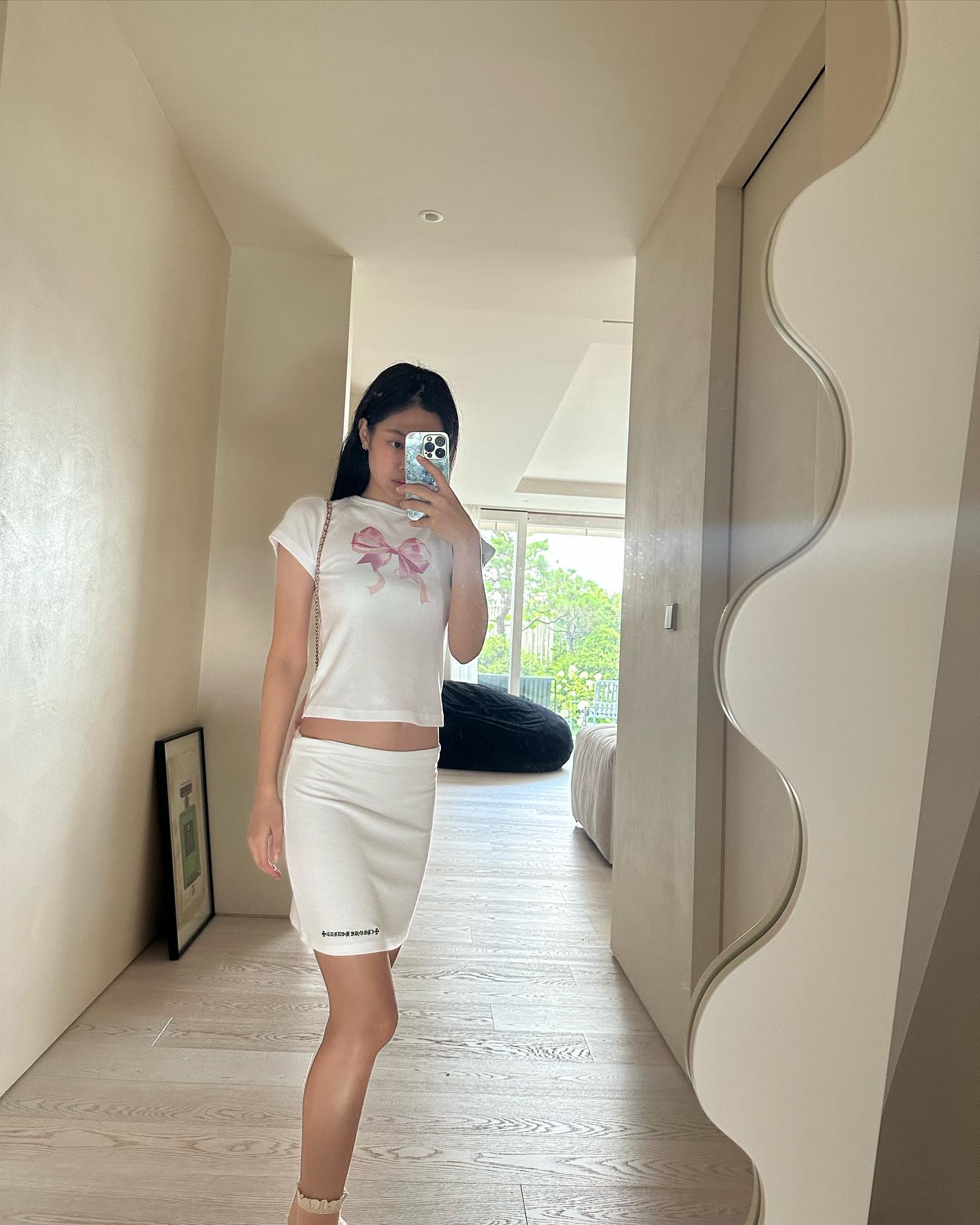 여름엔 미니스커트인거 알죠?☀️
반팔 하나에 미니스커트만 입어도 여름 준비 완료! 이미지2