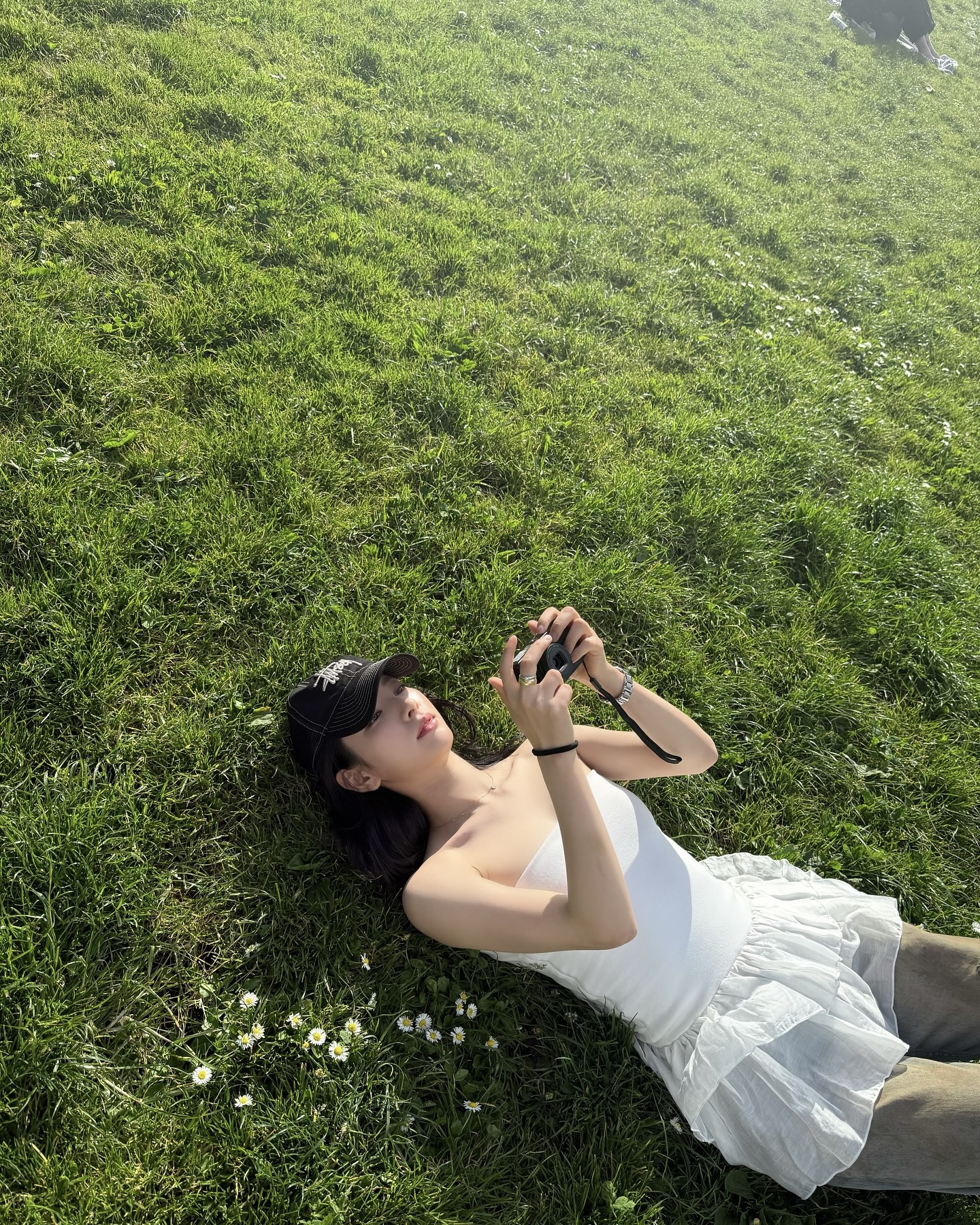 화이트 잘 입는 여자가 설레더라🤫
옷장에서 화이트 원피스 꺼내 당장 입어보세요🤍 이미지5