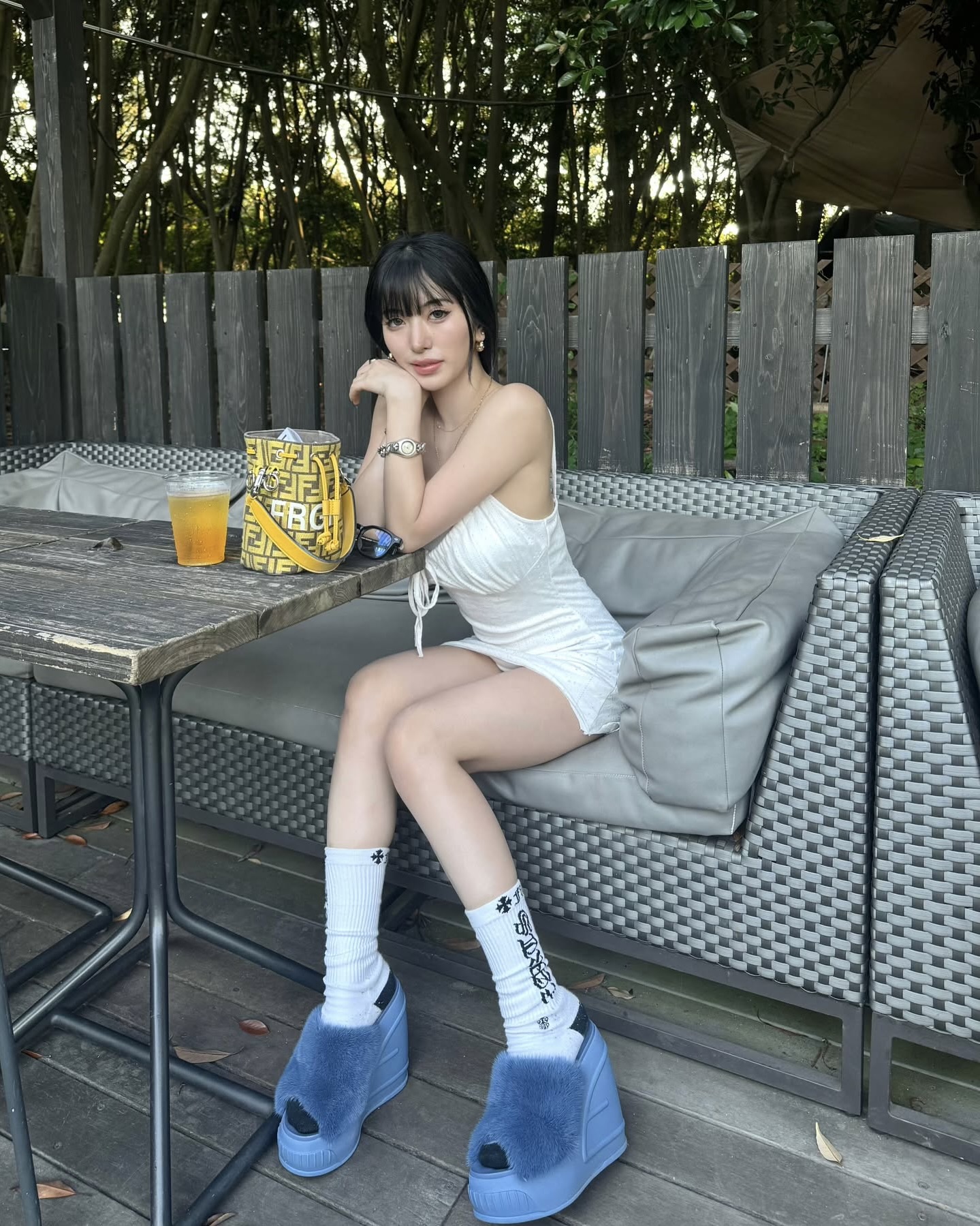 화이트 잘 입는 여자가 설레더라🤫
옷장에서 화이트 원피스 꺼내 당장 입어보세요🤍 이미지9