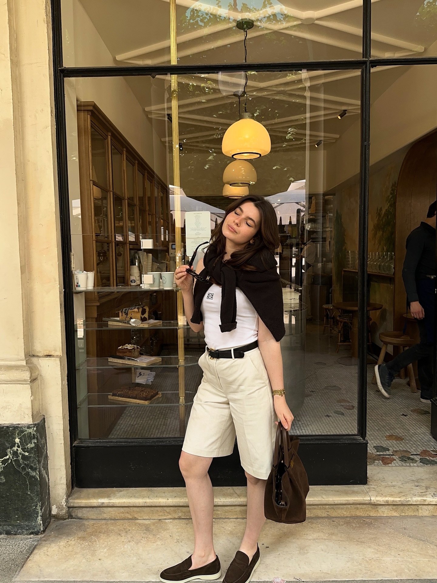 종아리 얇은 하비 체형 구원템💡
버뮤다 팬츠로 여름 오피스룩 준비하세요🖤🏢
이미지4