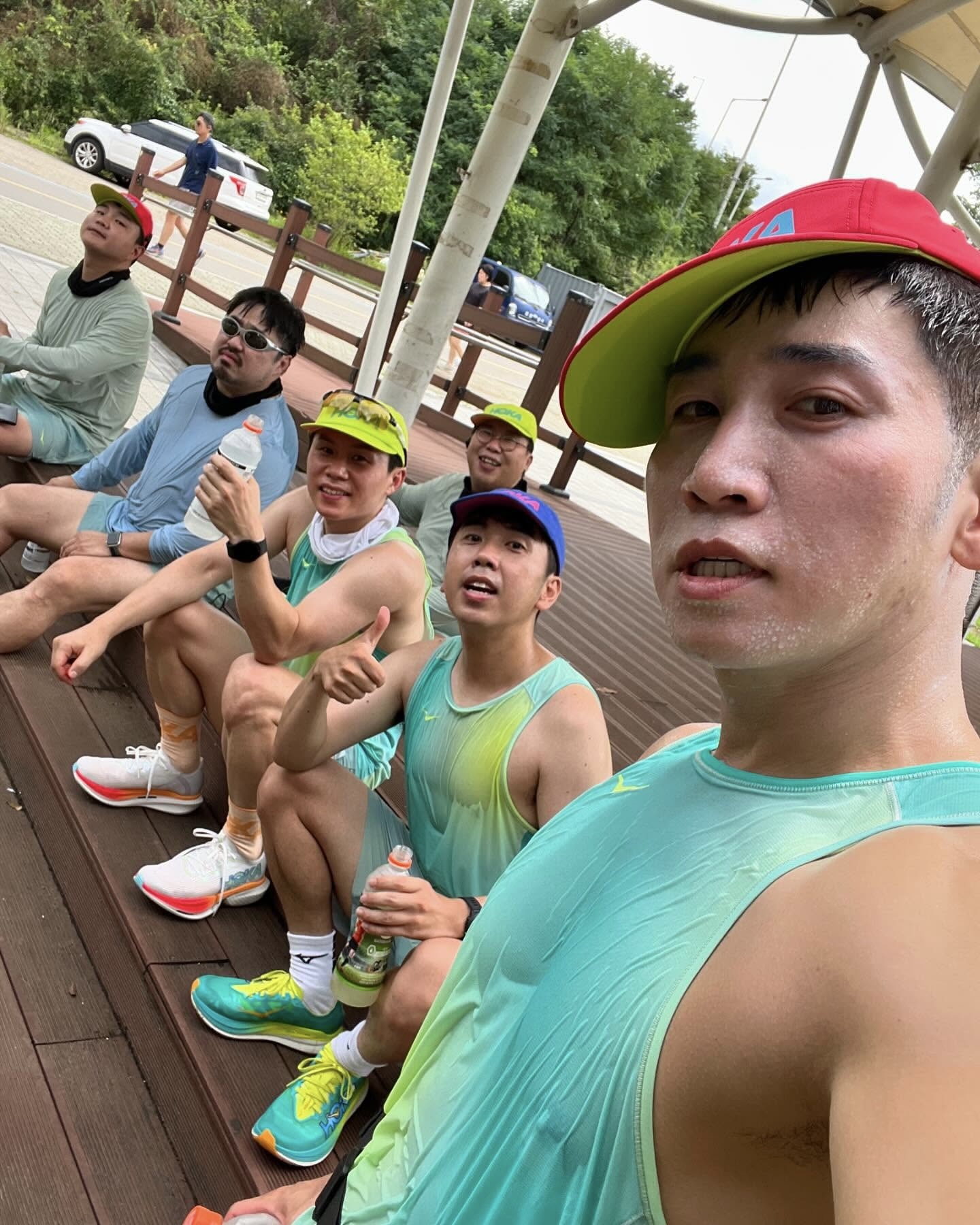 요즘 트렌드는 러닝크루!
여름에는 혼자말고 친구와 같이 러닝어때? 🏃🏃 이미지7