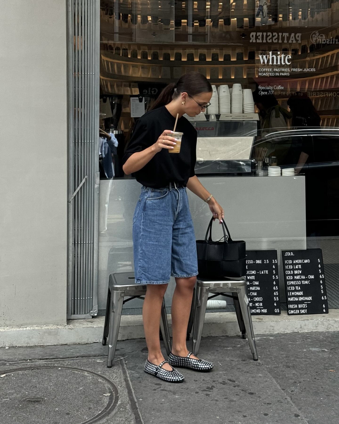 종아리 얇은 하비 체형 구원템💡
버뮤다 팬츠로 여름 오피스룩 준비하세요🖤🏢
이미지5