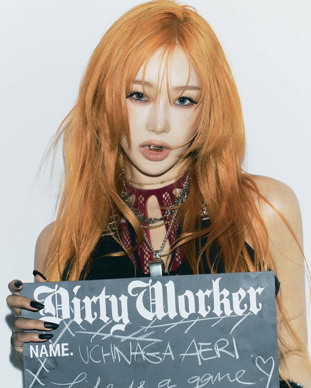 에스파 머그샷 이거 진짜인가요🫨
4인 4색 머그샷인데 왜 이렇게 예뻐🖤 이미지7
