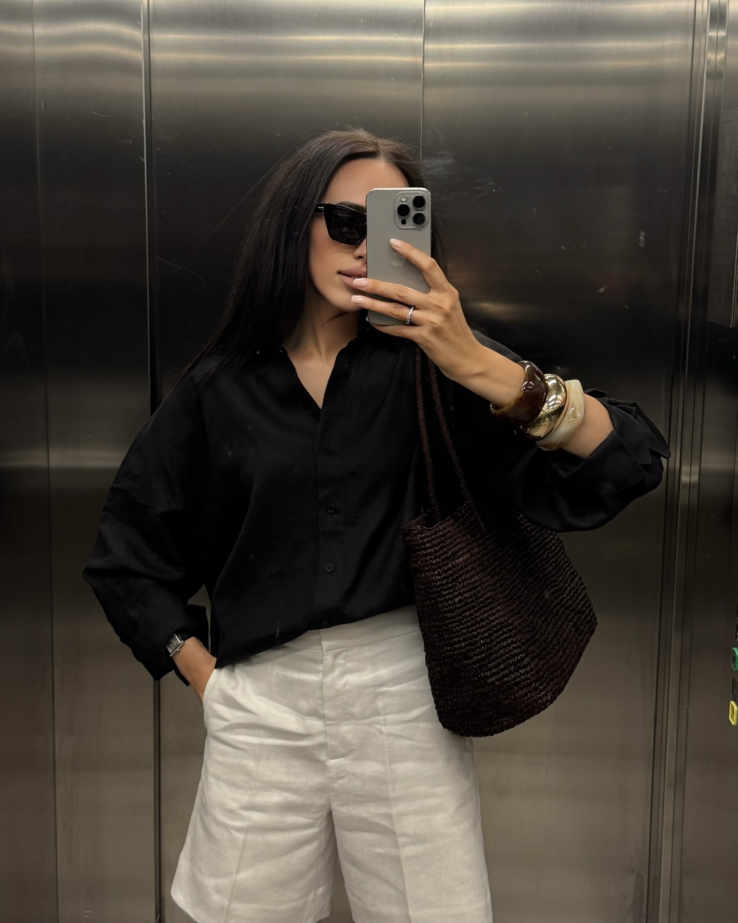 종아리 얇은 하비 체형 구원템💡
버뮤다 팬츠로 여름 오피스룩 준비하세요🖤🏢
이미지8