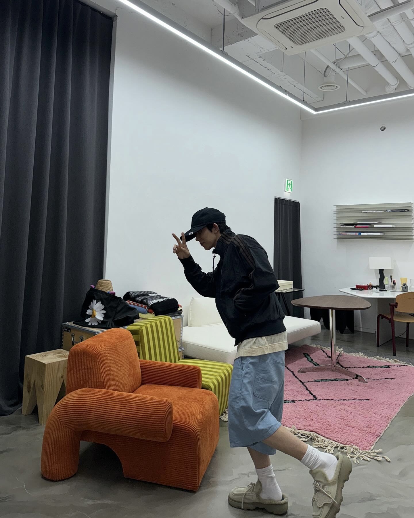 아직도 버뮤다 팬츠가 어렵다고? 🩳
기초부터 시작하는 버뮤다 팬츠 활용 캐주얼룩 이미지6