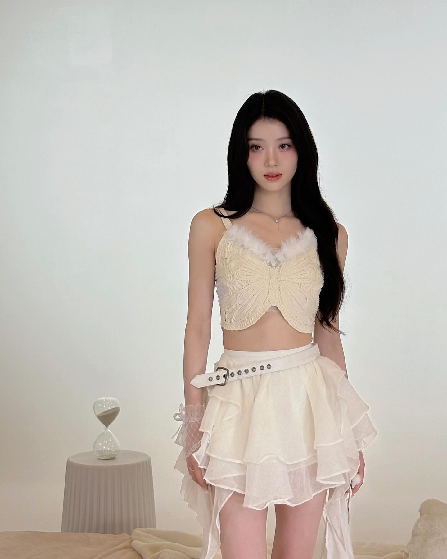 중녀들의 미모 달란트❤️

걸그룹들 중 중국인 멤버들의 미모가 심상치 않습니다. 긴 머리에 뚜렷한 이목구비가 더해져 화려한 미인상을 보여주고 있는데요.

우아한 분위기 덕분에 ‘중녀’에 빠진 팬들이 하나둘 늘어나고 있죠.

그래서 준비한 걸그룹 중국인 대표 멤버들을 지금부터 소개해드릴게요.✨

1. 에스파 닝닝
2. 트리플에스 신위
3. 케플러 샤오팅 이미지9